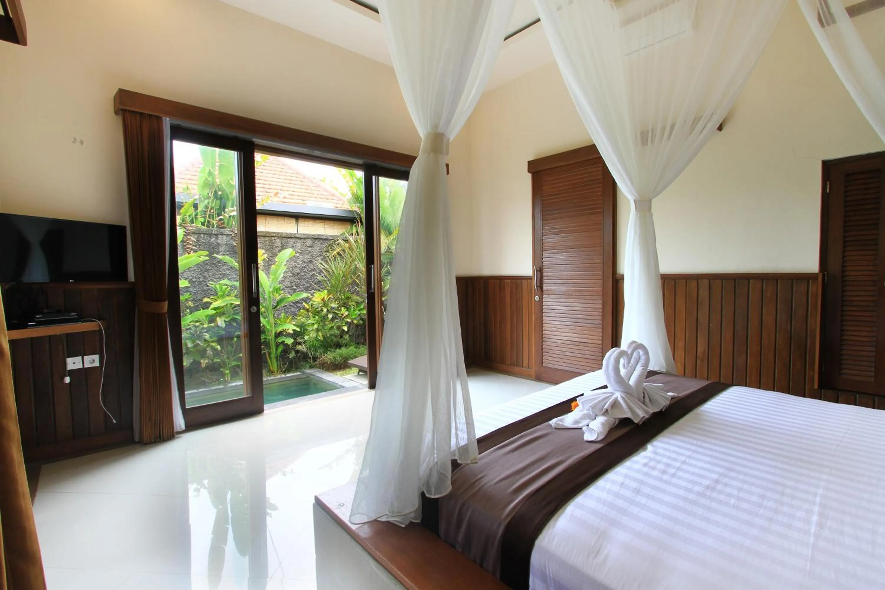Photo of the whole room, Bed in Pondok Naya Ubud