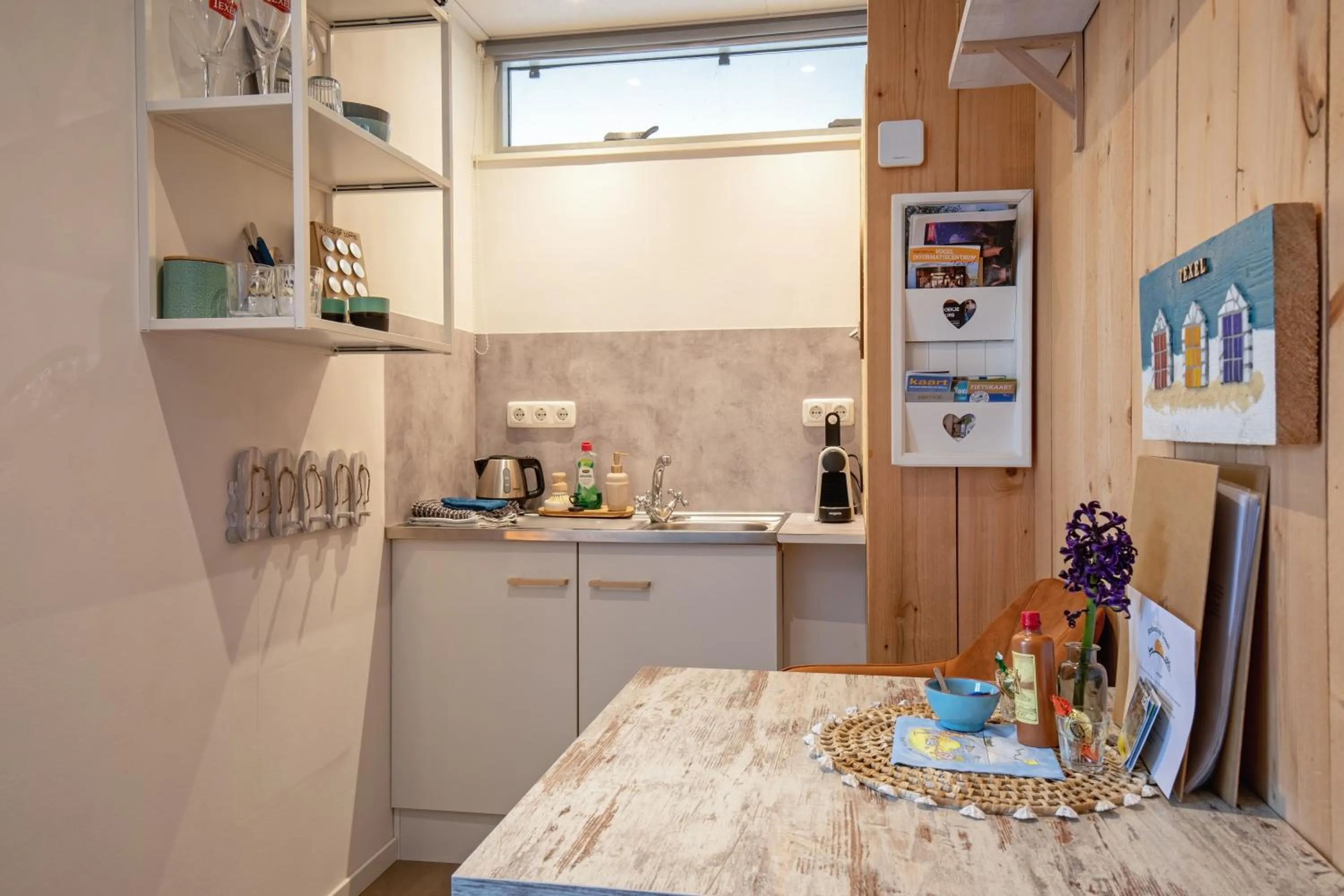 Coffee/tea facilities in Bed en Bike Strûnen op Texel