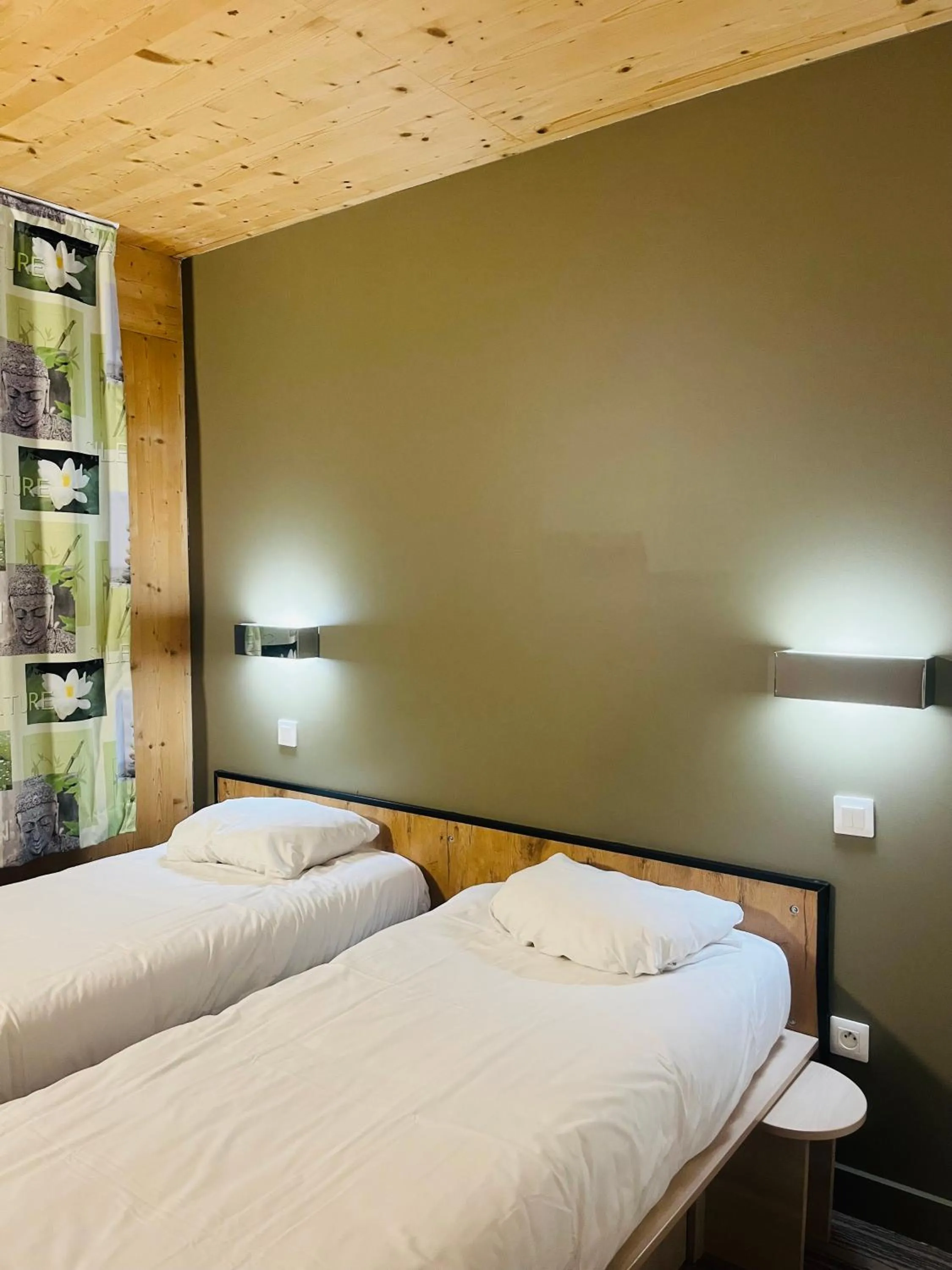 Bed in Fasthotel Dunkerque