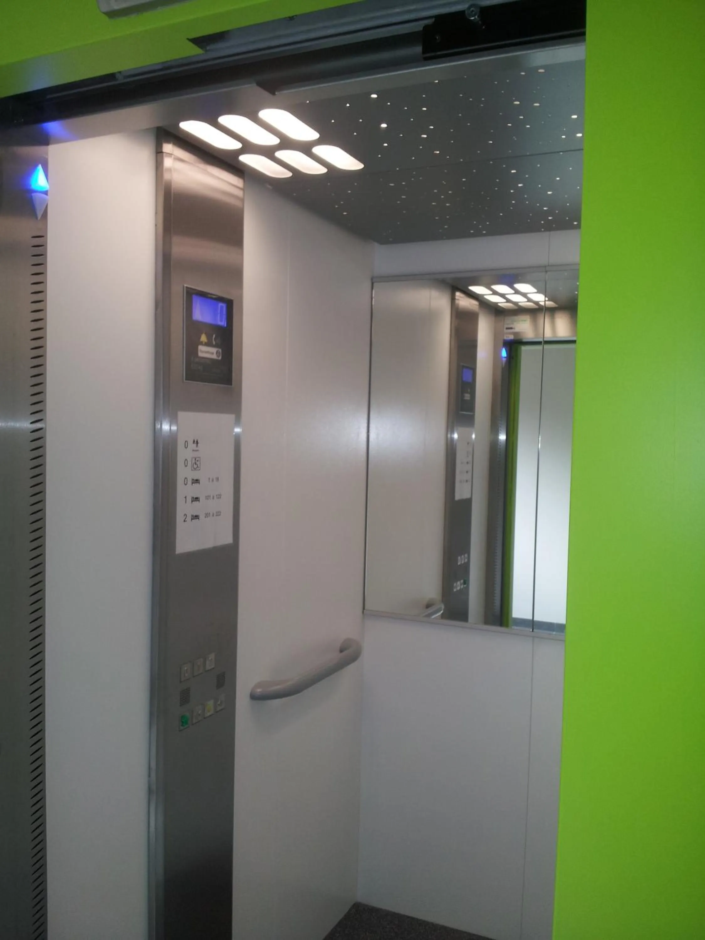 Photo of the whole room in Fasthotel Dunkerque