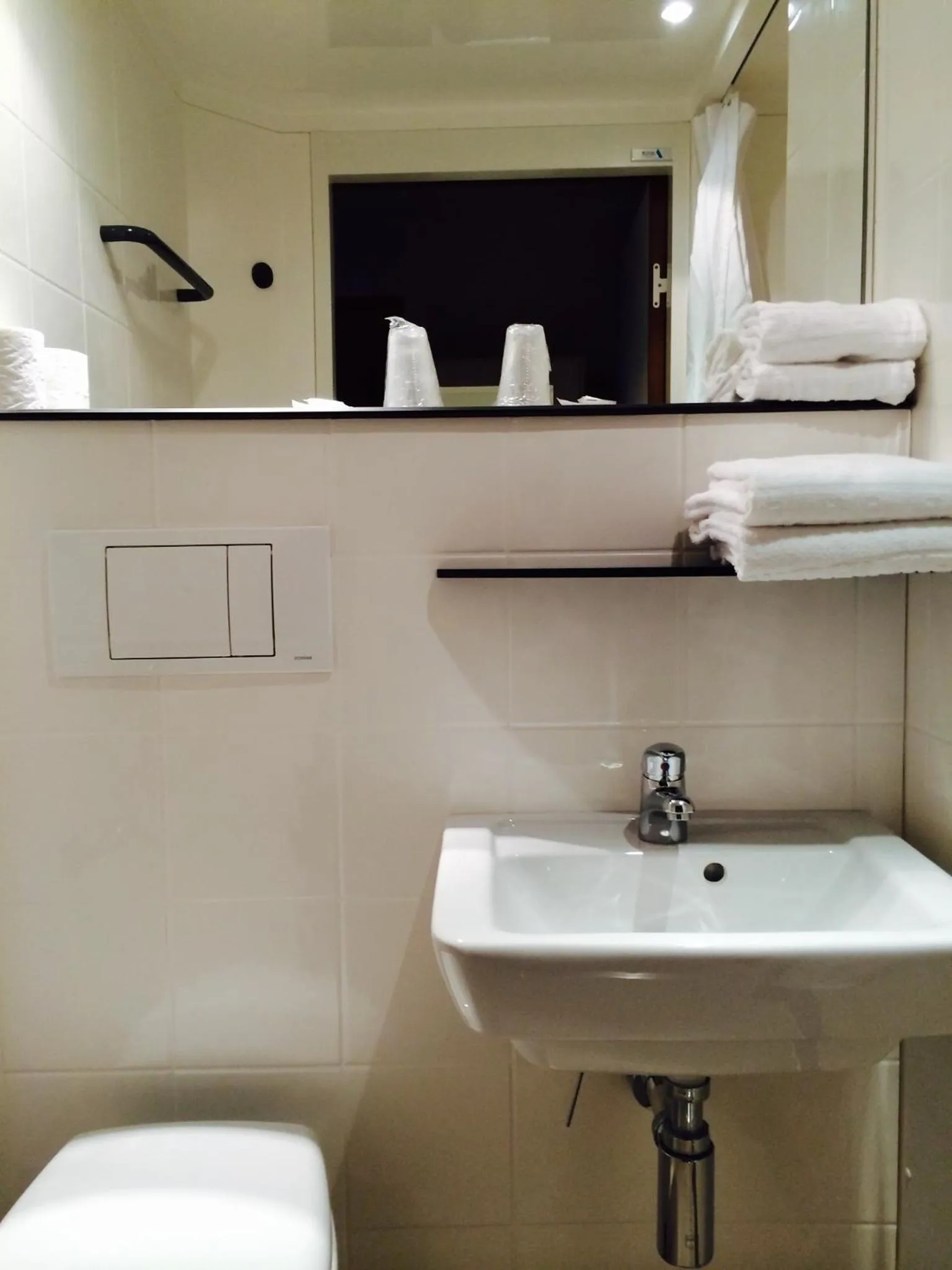 Toilet in Fasthotel Dunkerque