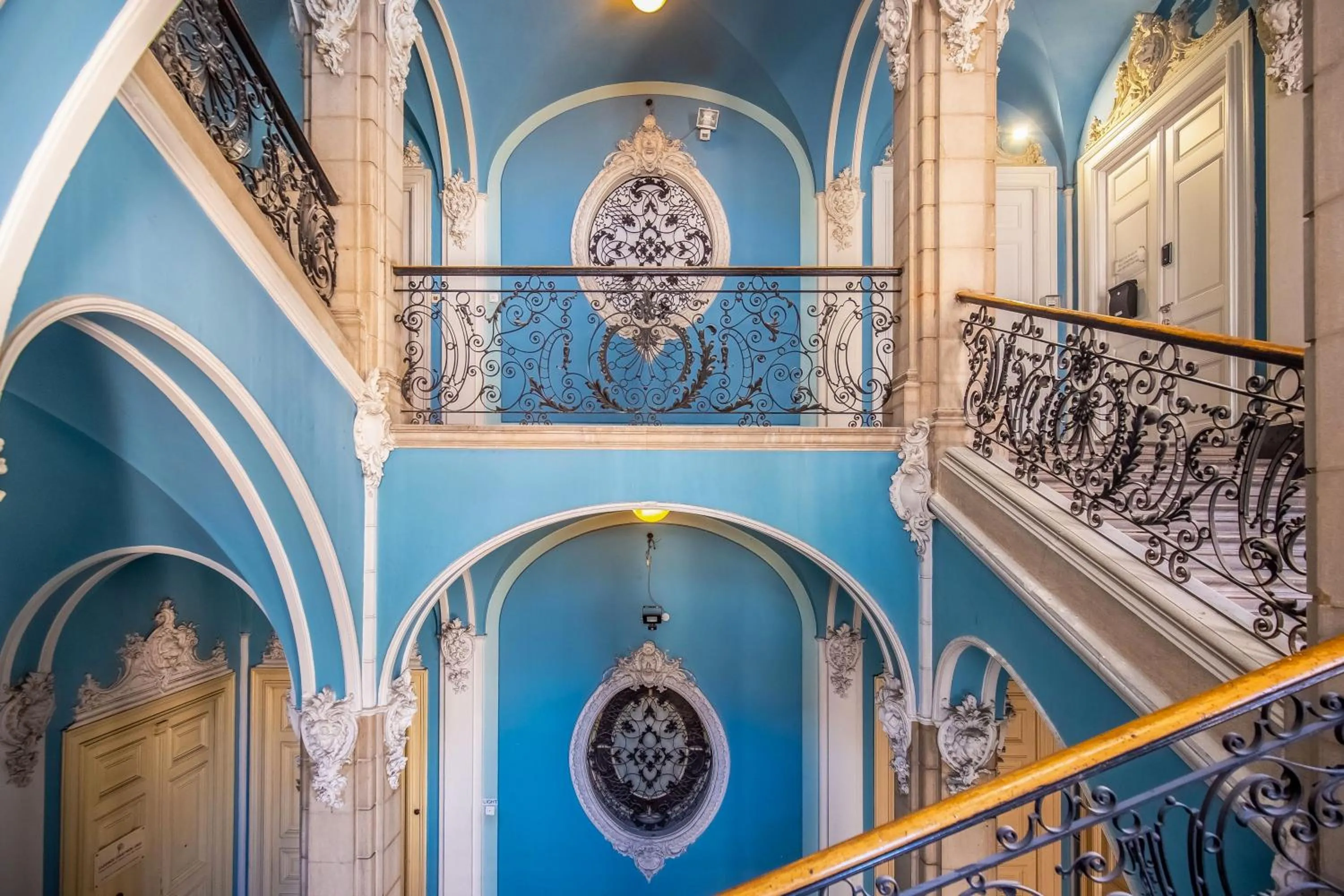 Property building in Deluxe Ploech