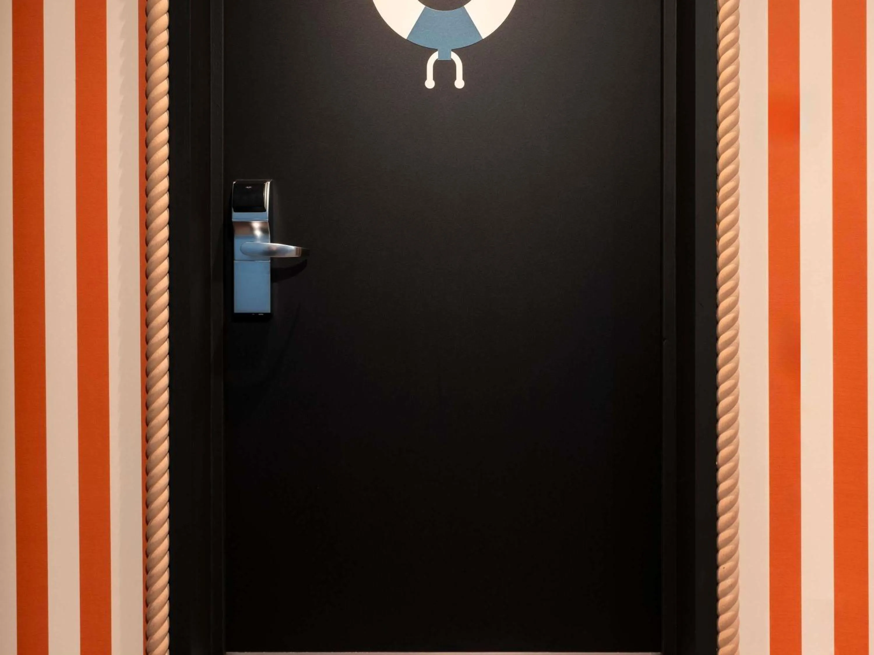 Bedroom in ibis Styles La Rochelle Centre les Minimes