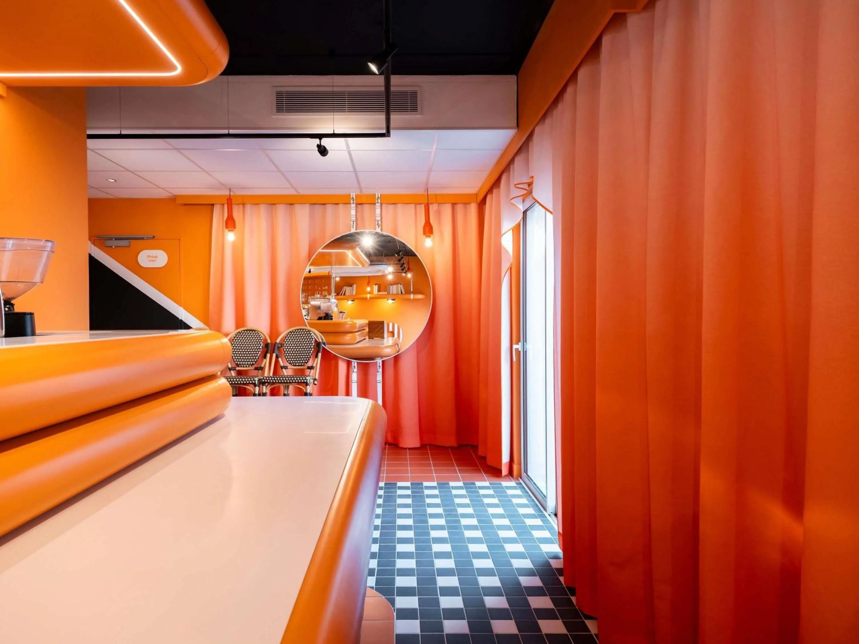 Breakfast in ibis Styles La Rochelle Centre les Minimes