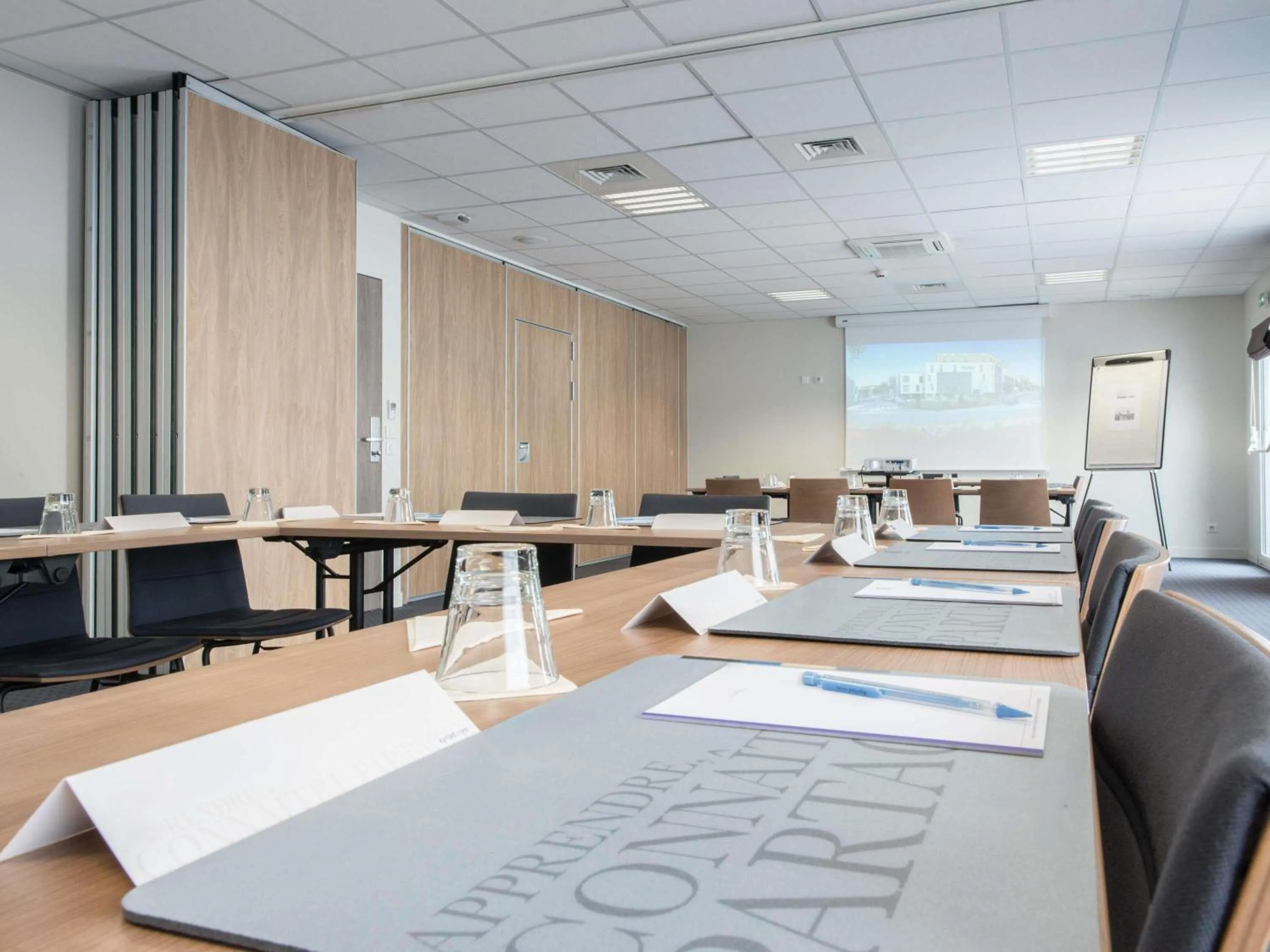 Meeting/conference room in Hôtel Confort La Rochelle Centre les Minimes