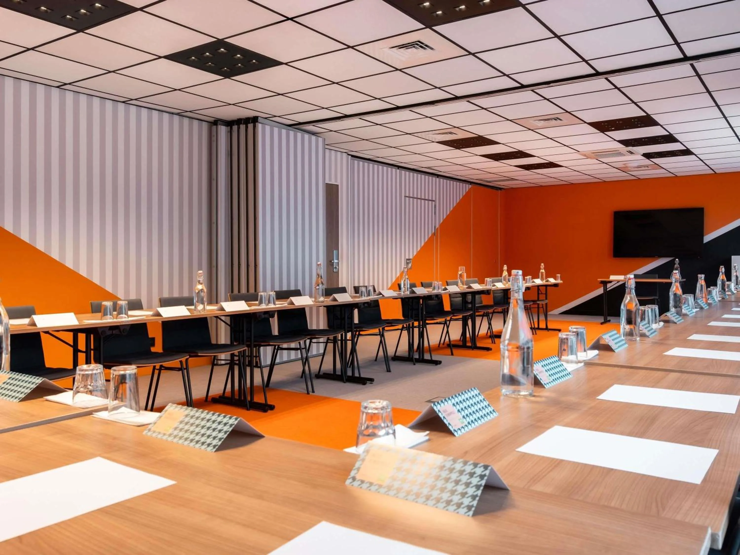 Meeting/conference room in ibis Styles La Rochelle Centre les Minimes
