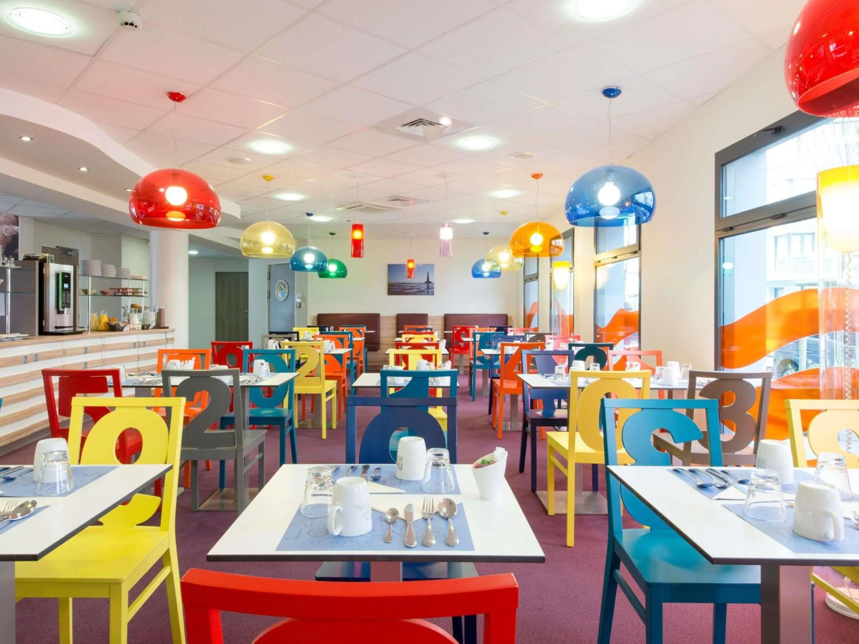 Property building in Hôtel Confort La Rochelle Centre les Minimes