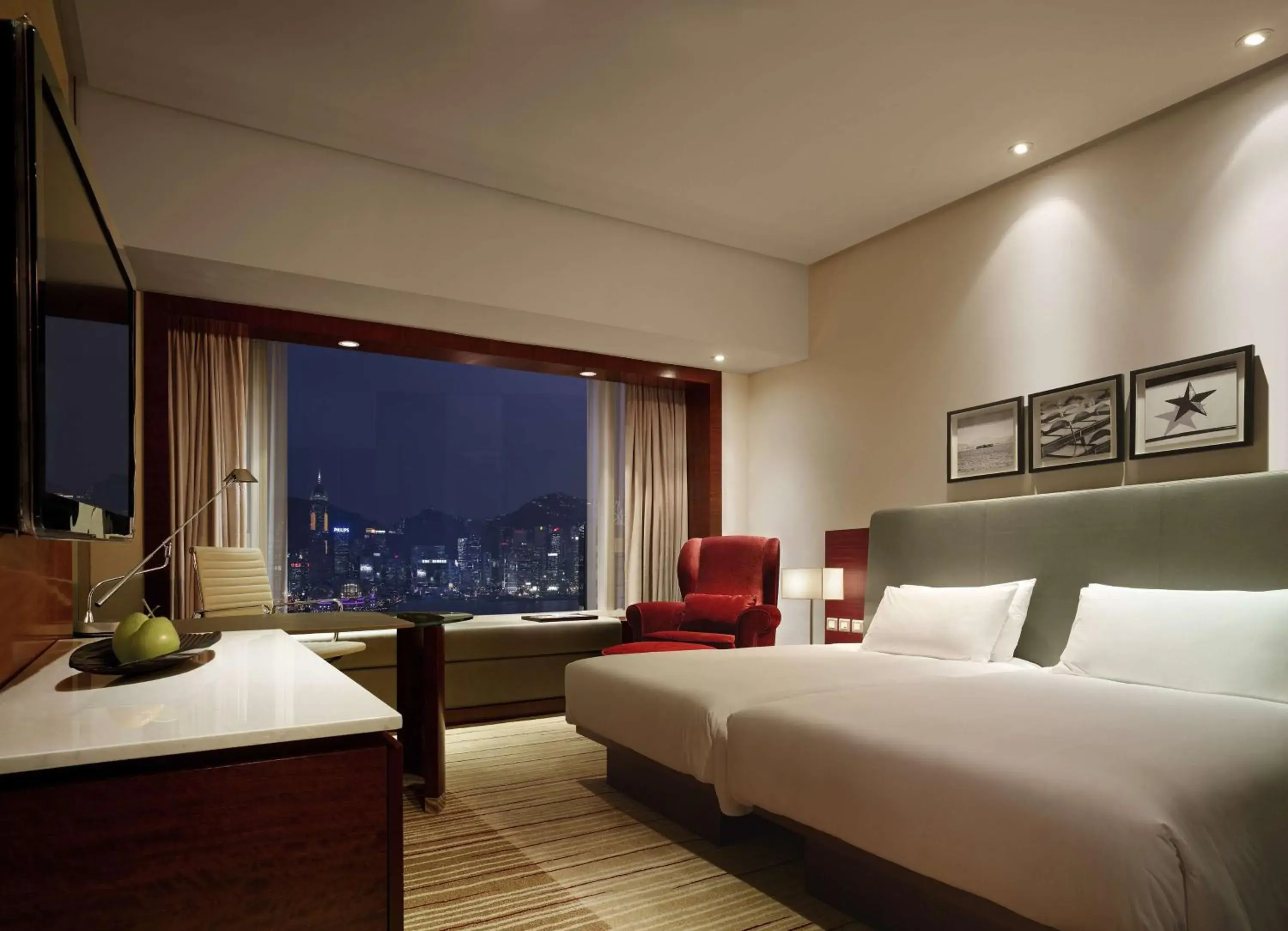 Twin Room - single occupancy - Club Access in Hyatt Regency Hong Kong Tsim Sha Tsui Twin Room - single occupancy - Club Access in Hyatt Regency Hong Kong Tsim Sha Tsui