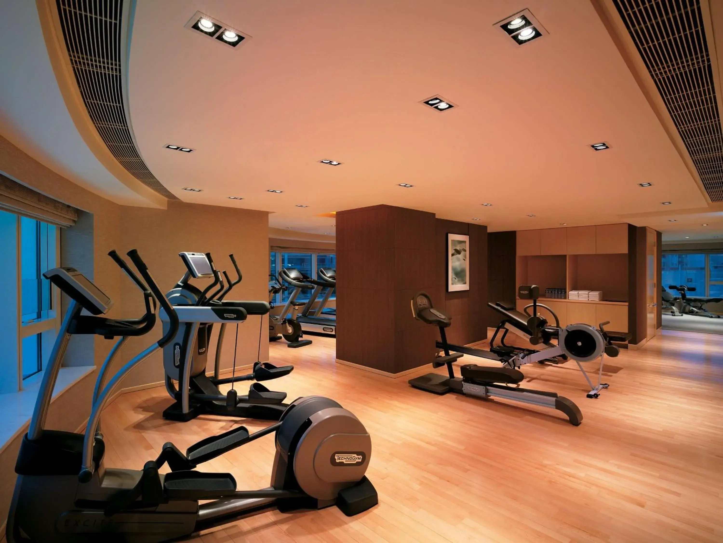 Twin Room with Harbor View in Hyatt Regency Hong Kong Tsim Sha Tsui Twin Room with Harbor View in Hyatt Regency Hong Kong Tsim Sha Tsui