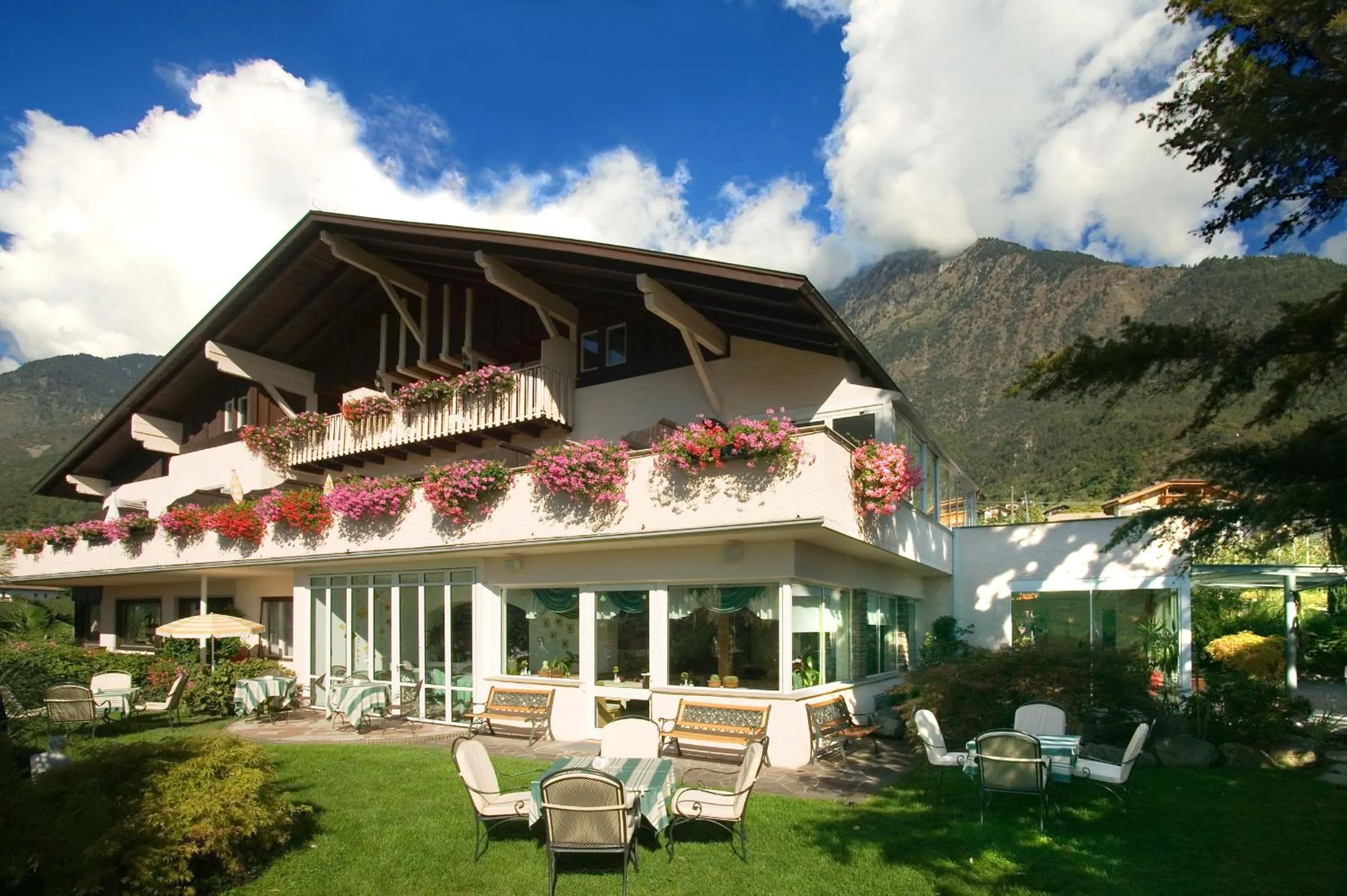 Property building in PALMENGARTEN Hotel Gstör