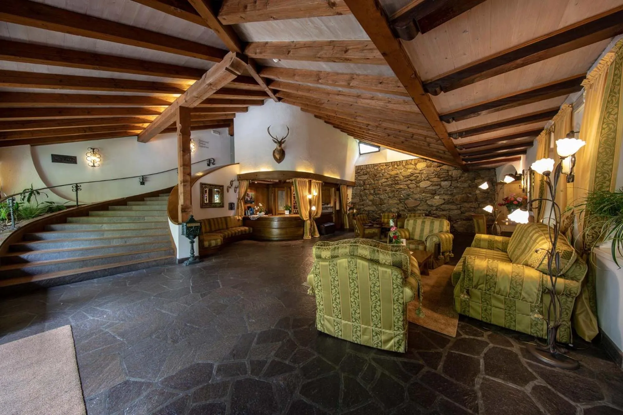 Lobby or reception in PALMENGARTEN Hotel Gstör