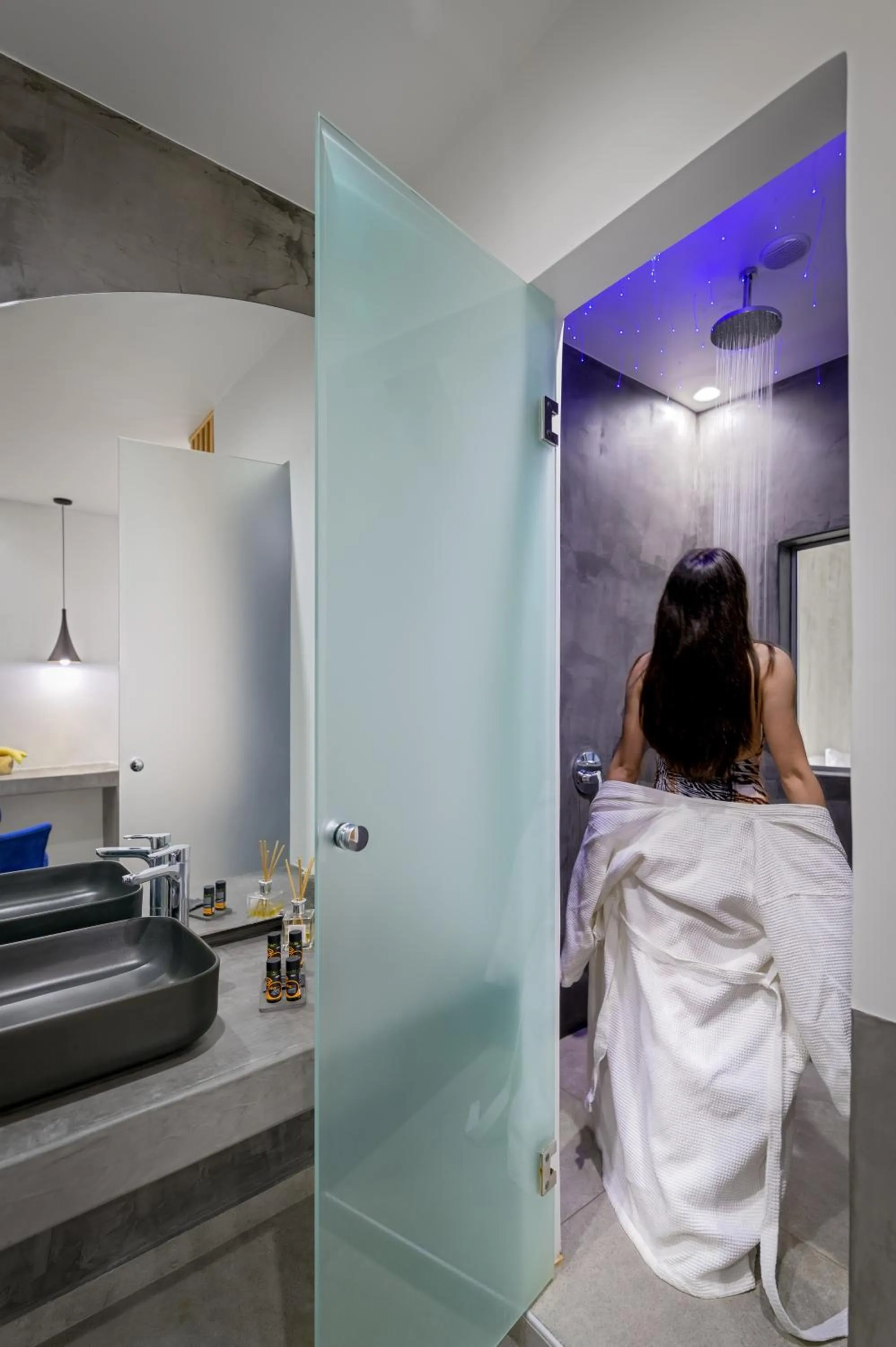 George & Joanna Suites Santorini