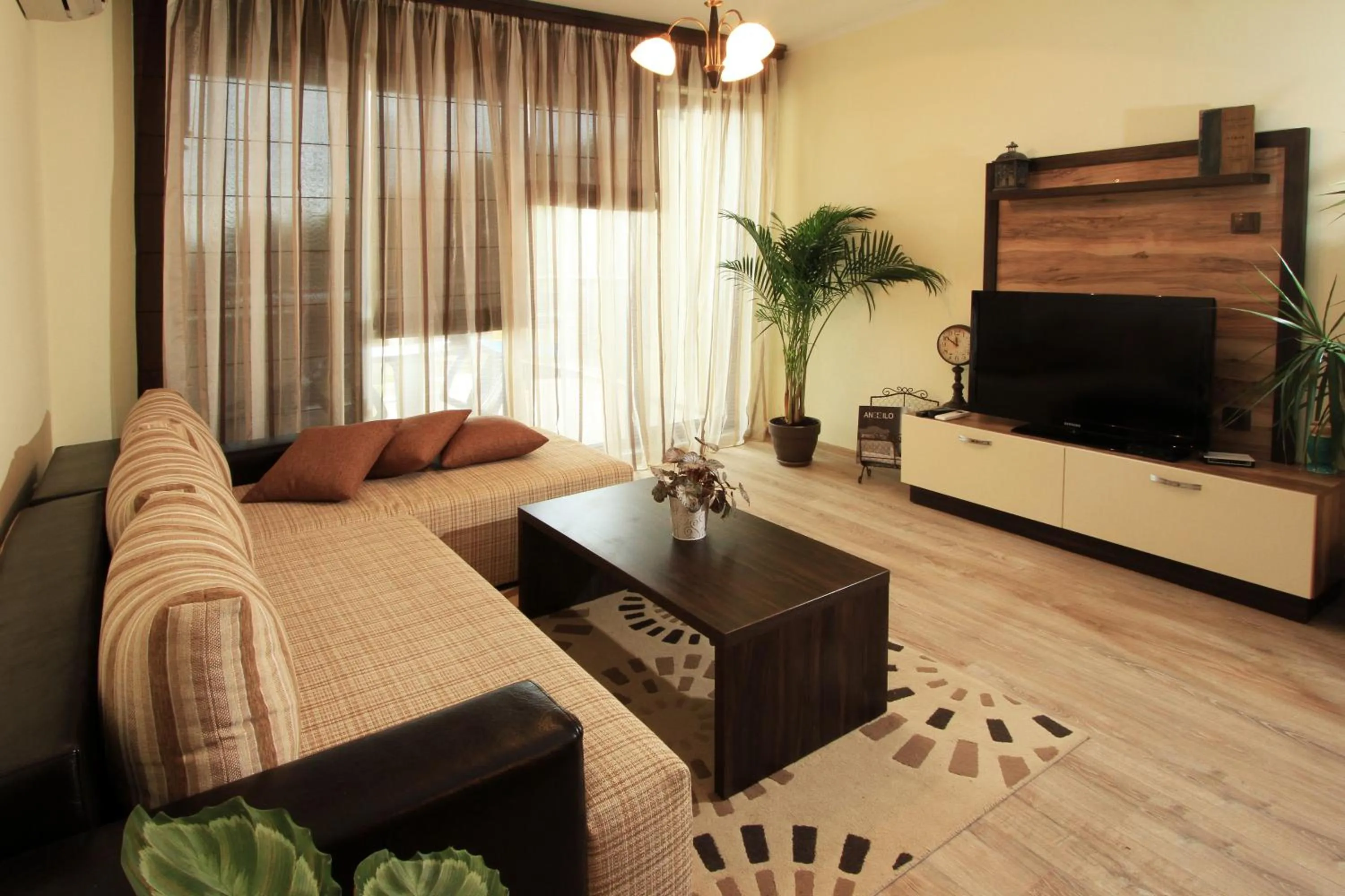 Living room in Long Beach Resort