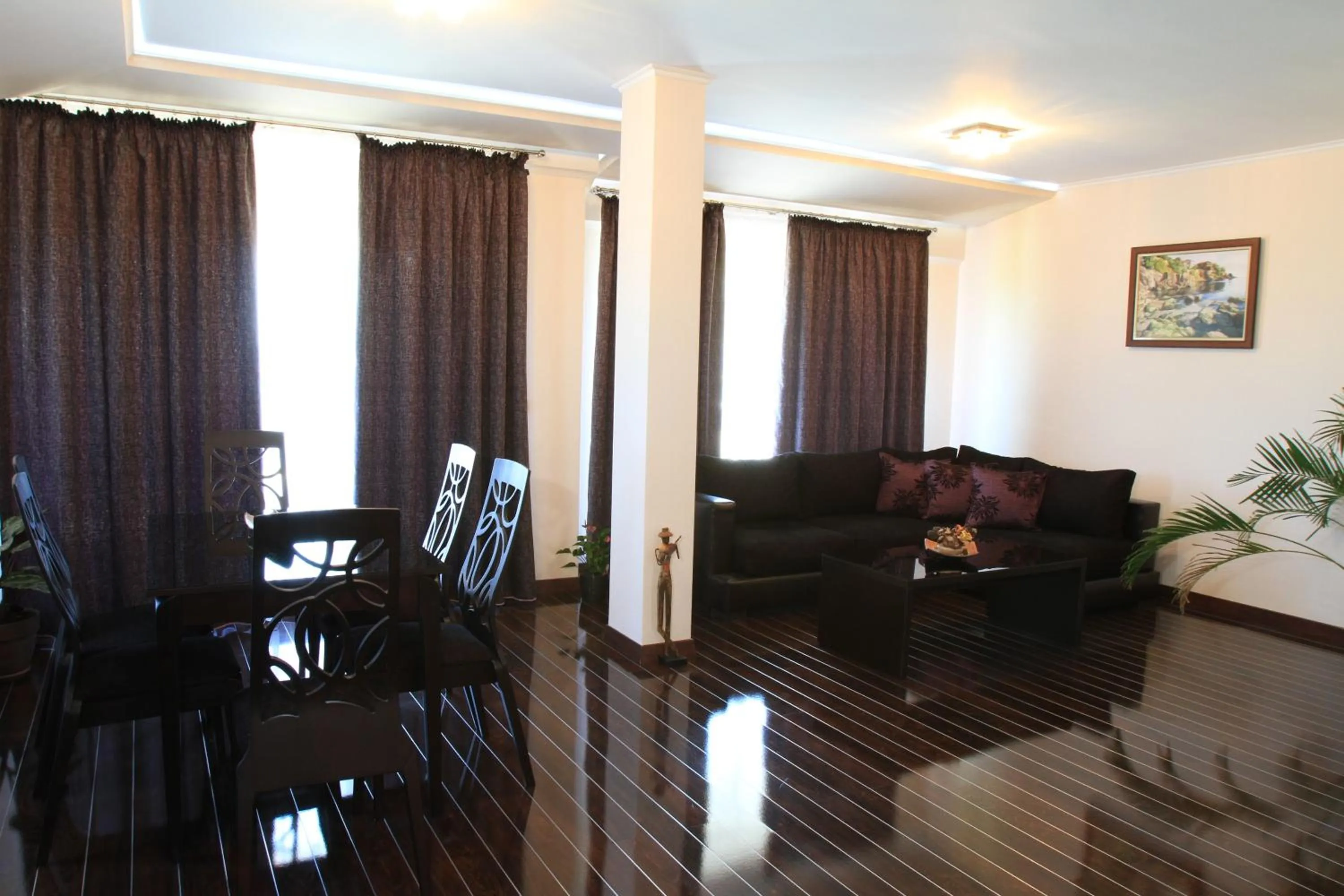 Living room in Long Beach Resort