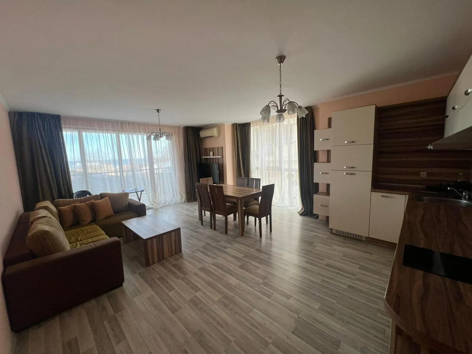 Living room in Long Beach Resort