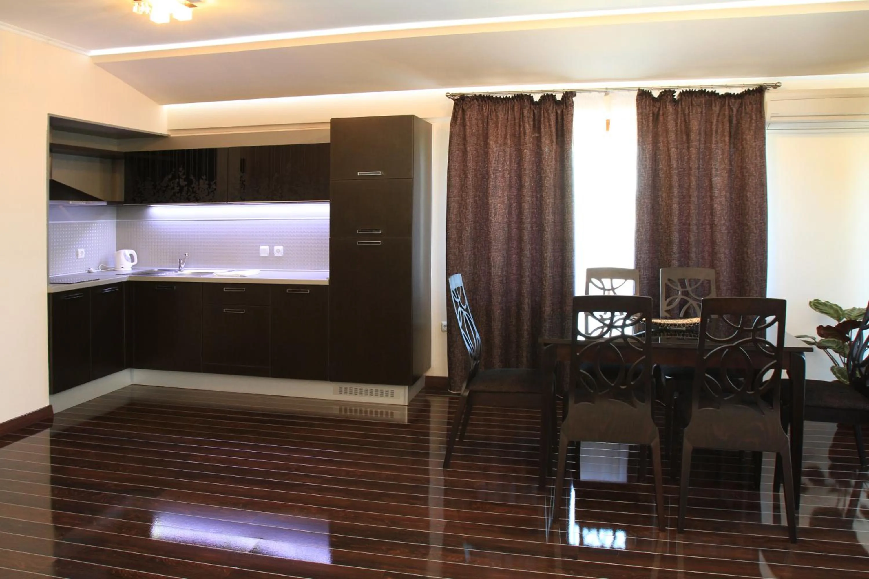 Kitchen or kitchenette in Long Beach Resort