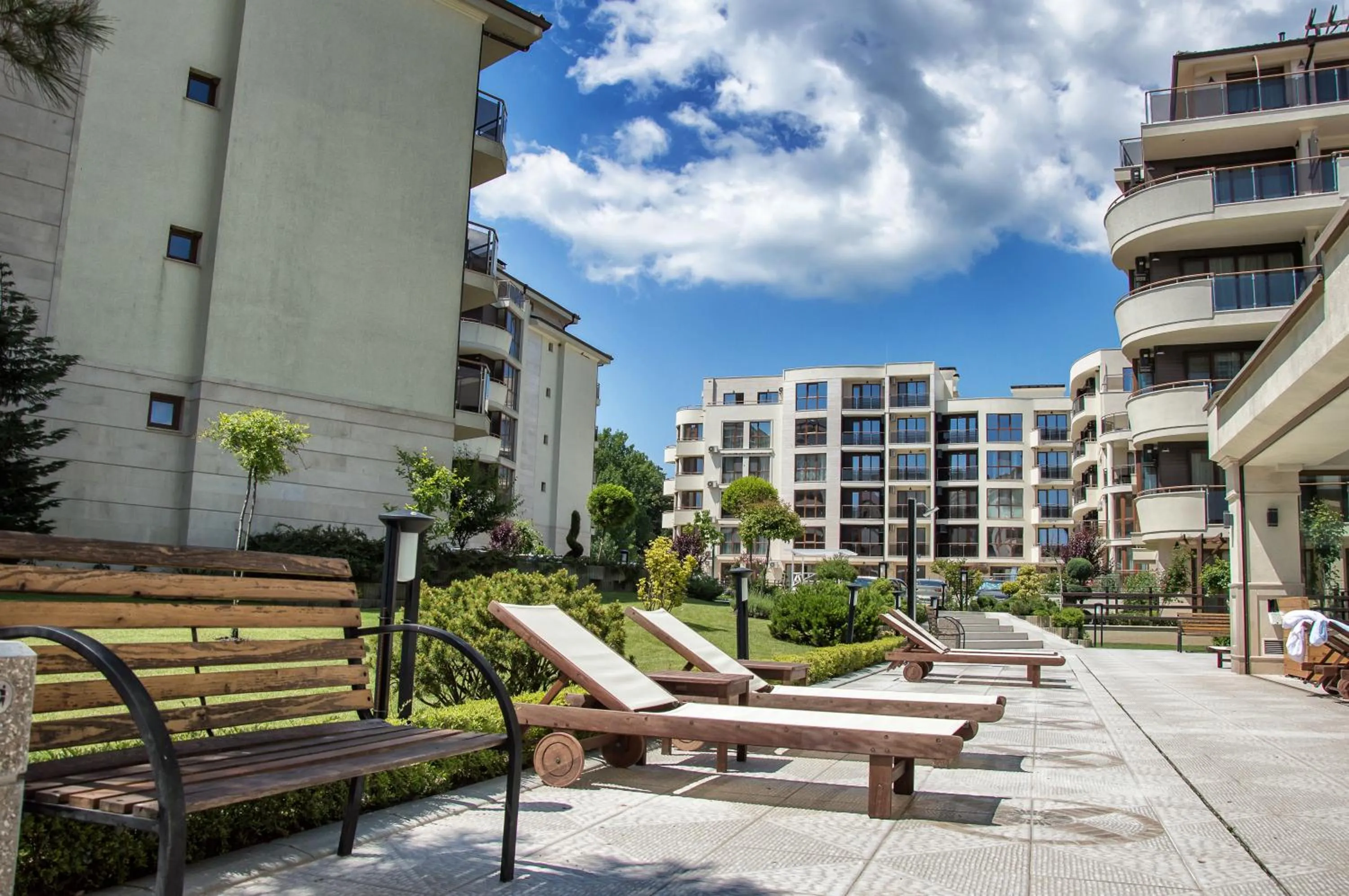 Property building in Long Beach Resort
