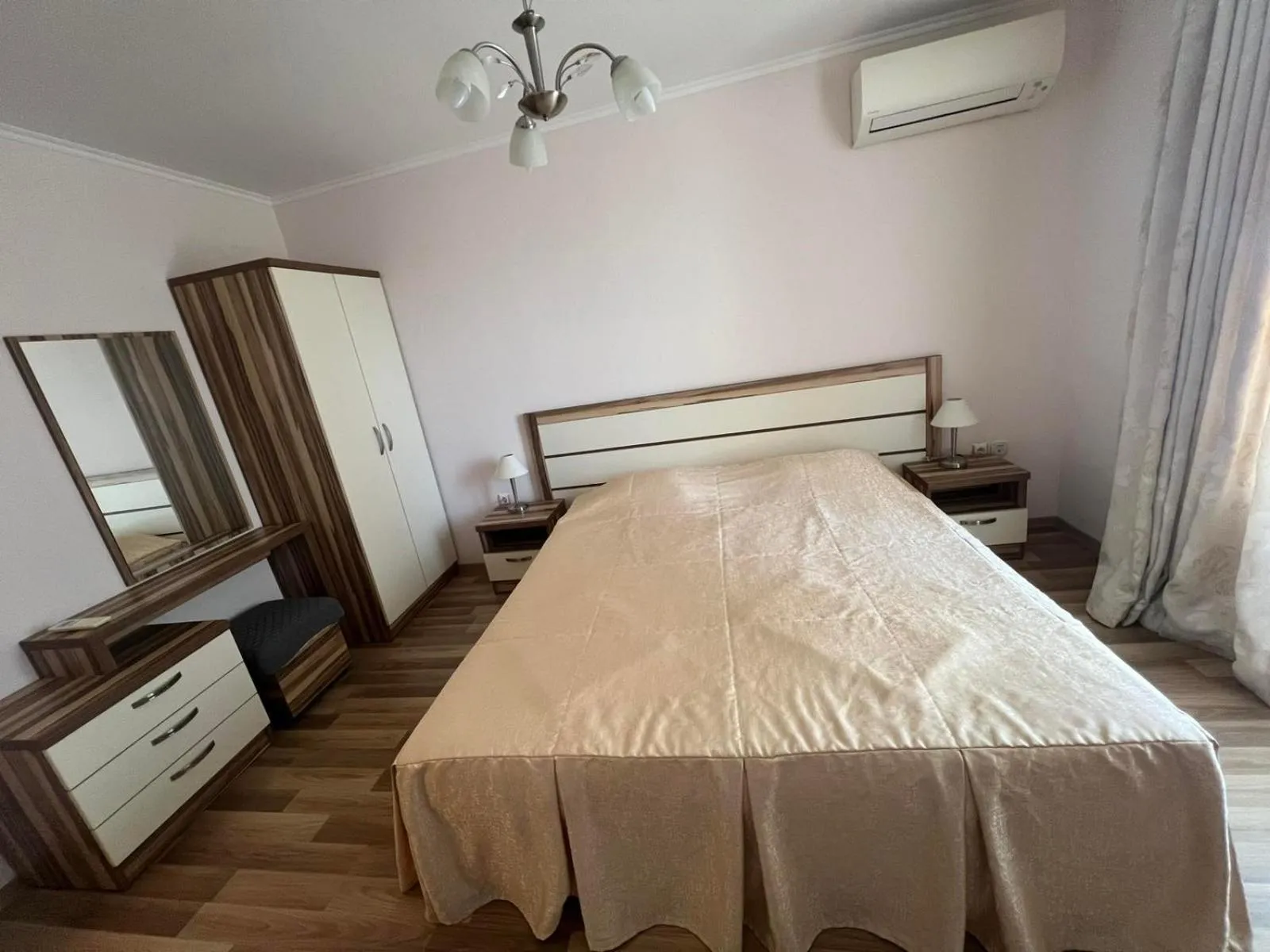 Bed in Long Beach Resort