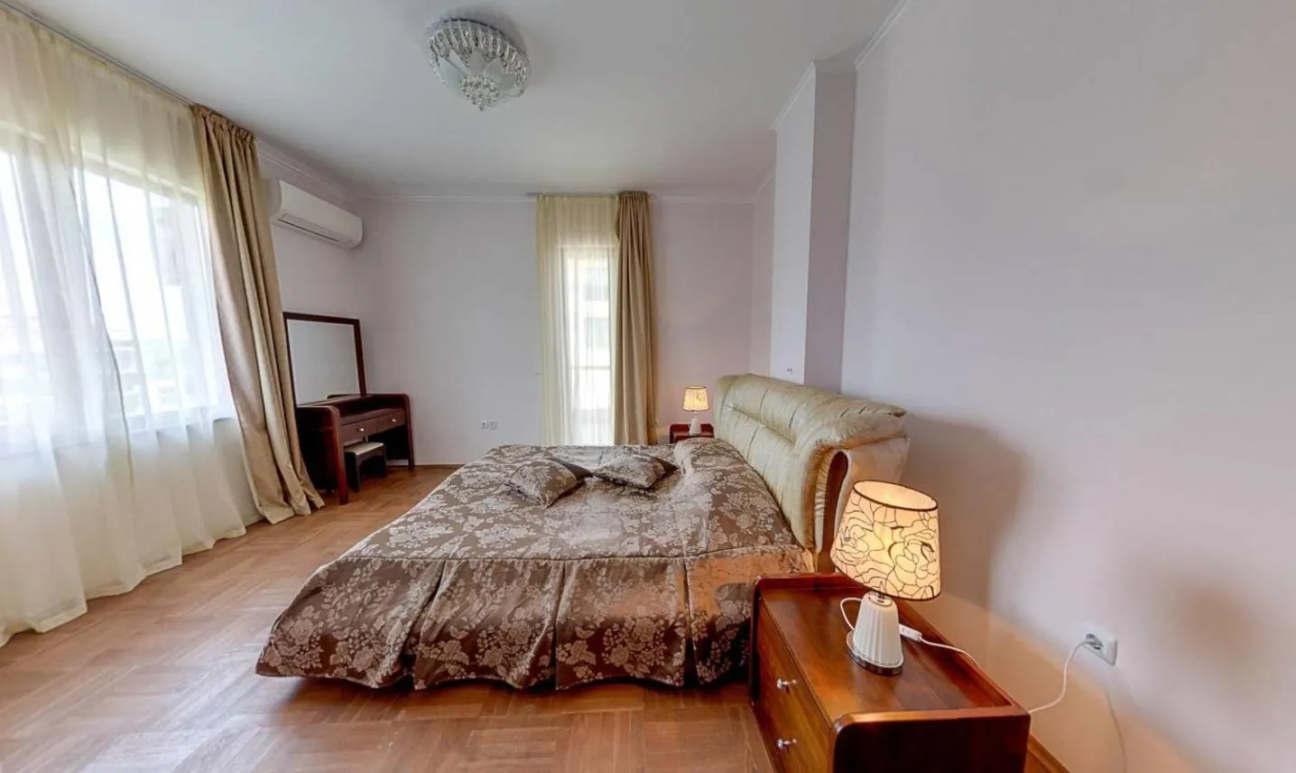 Bedroom, Bed in Long Beach Resort