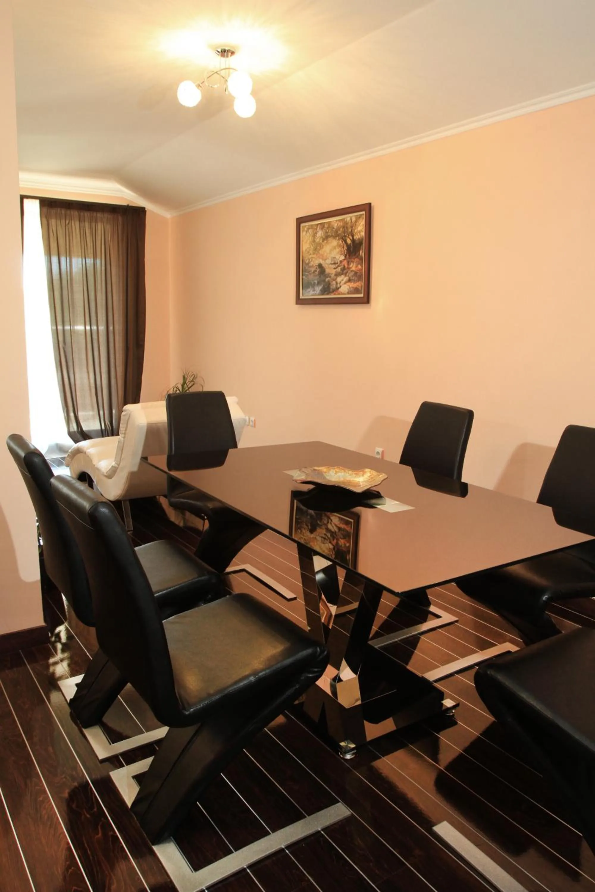 Dining area in Long Beach Resort