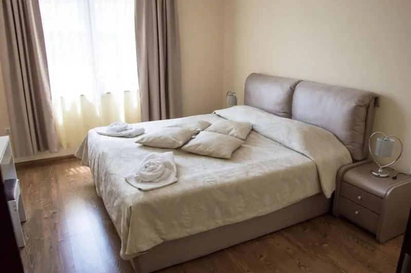 Bedroom, Bed in Long Beach Resort