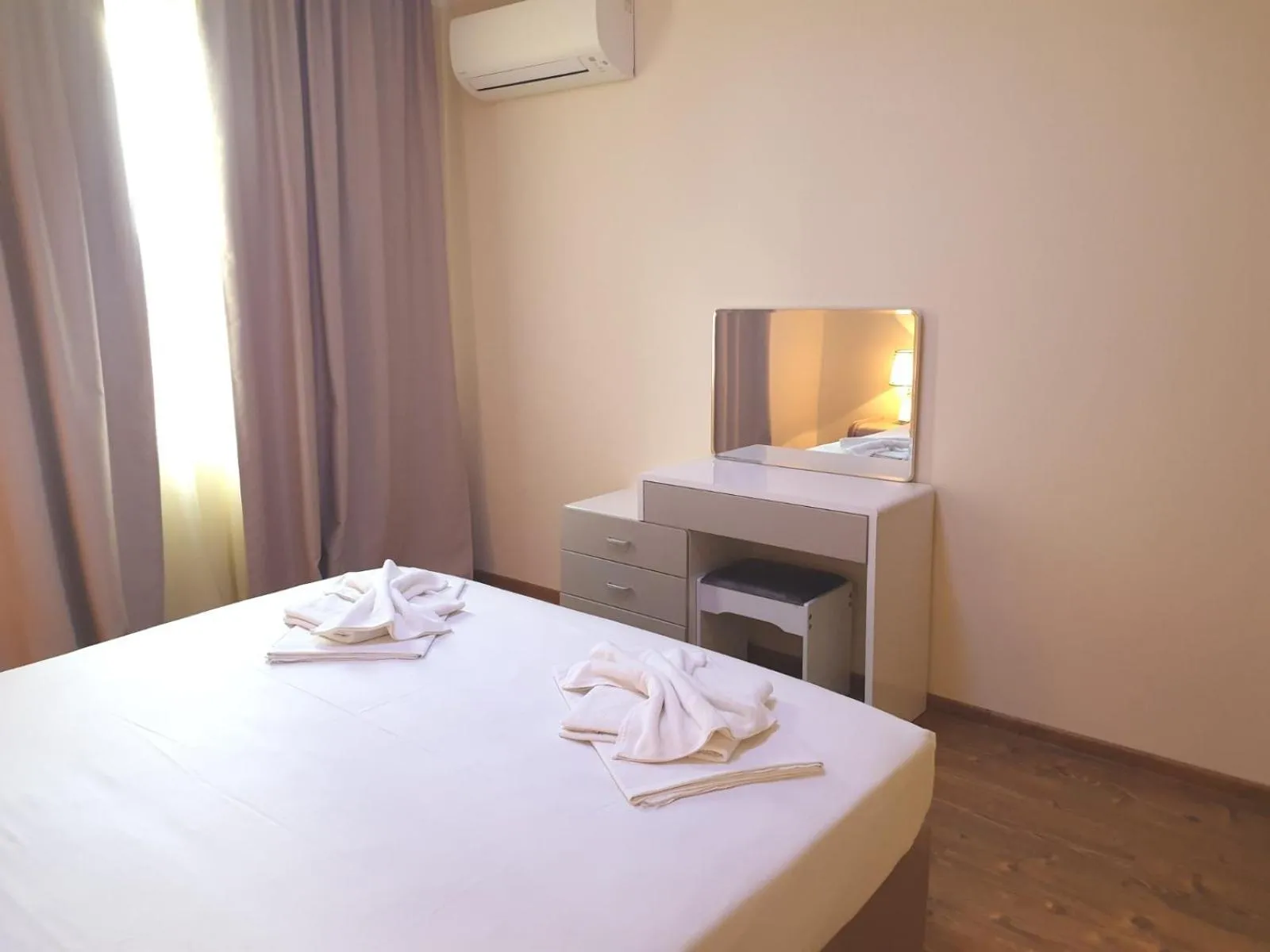 Bed in Long Beach Resort