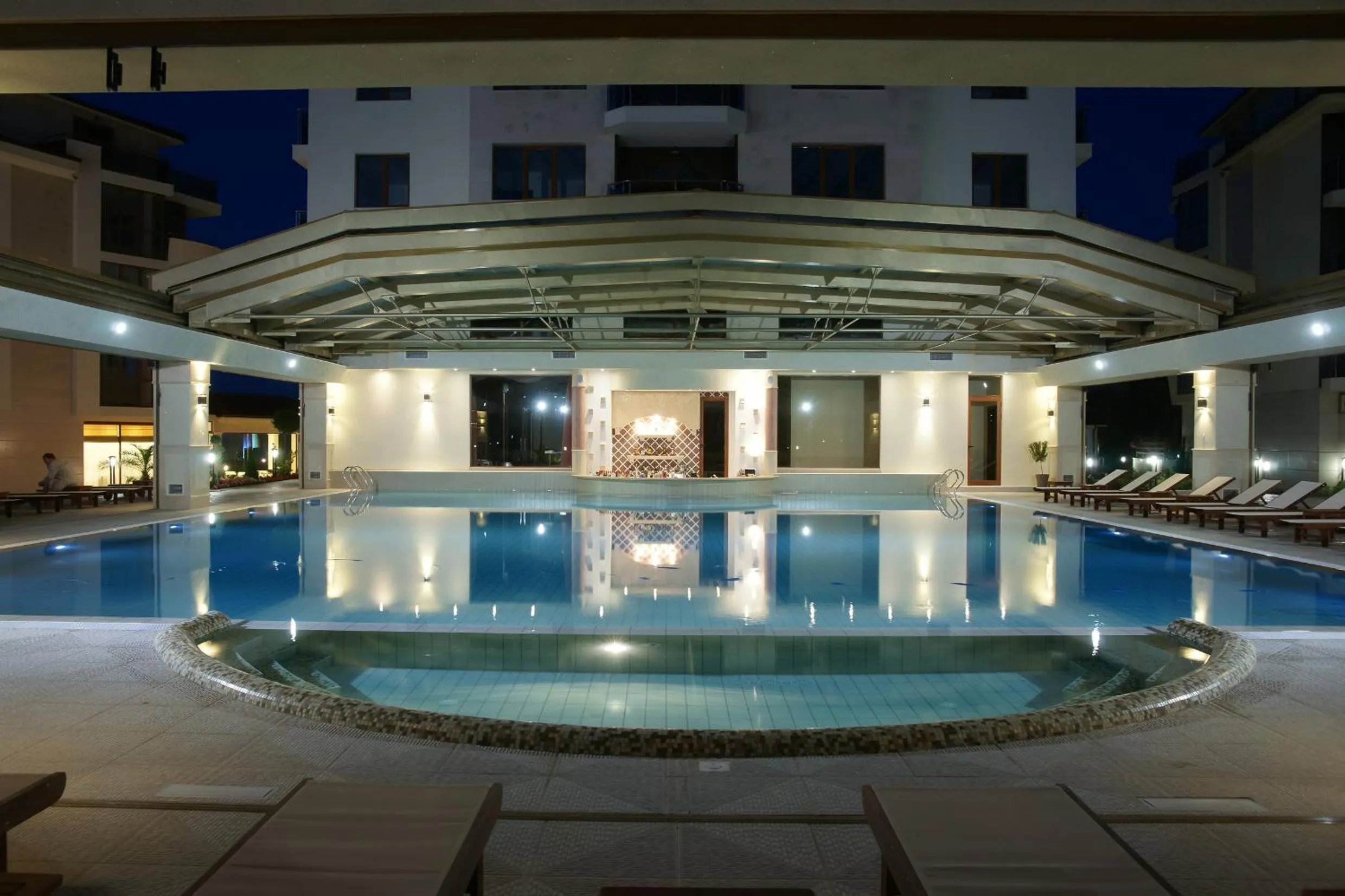 Swimming pool in Long Beach Resort