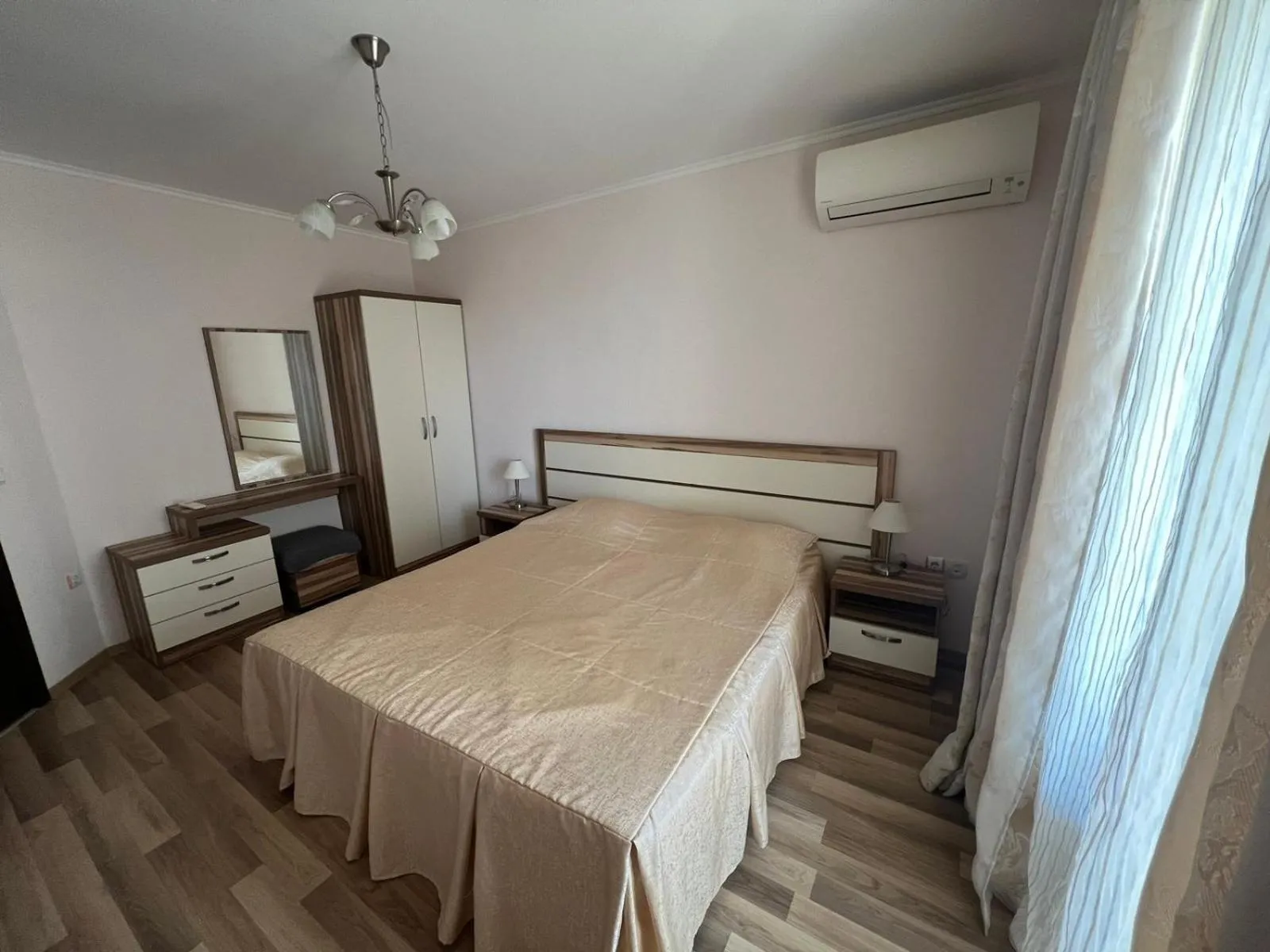 Bed in Long Beach Resort