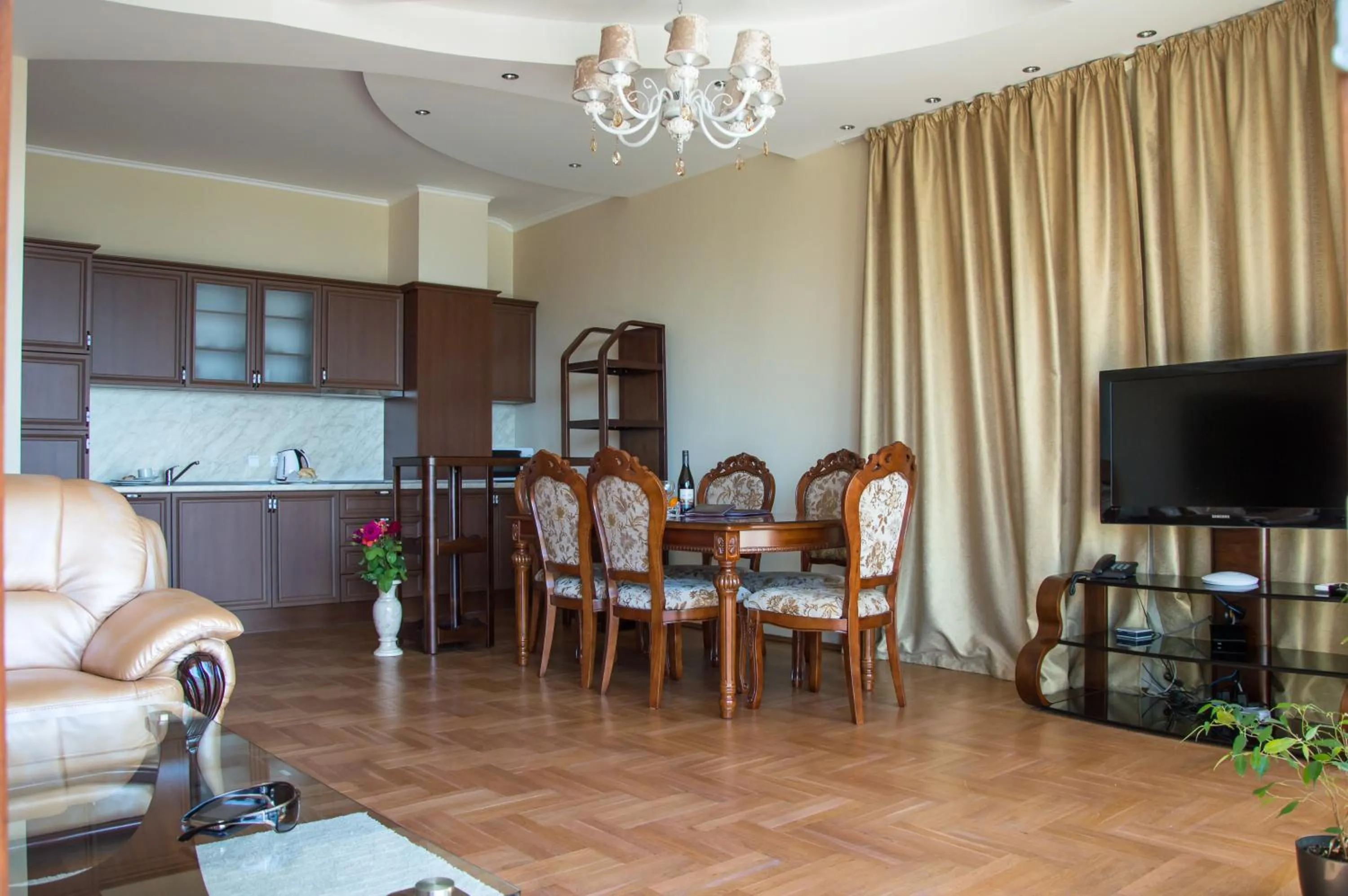 Living room in Long Beach Resort