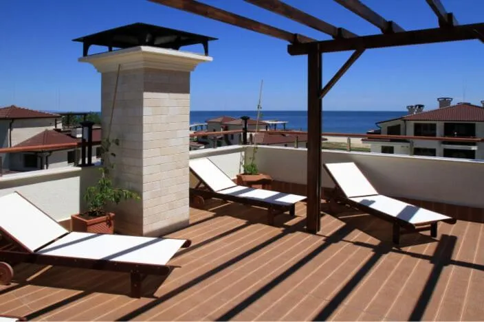 Hot Tub in Long Beach Resort