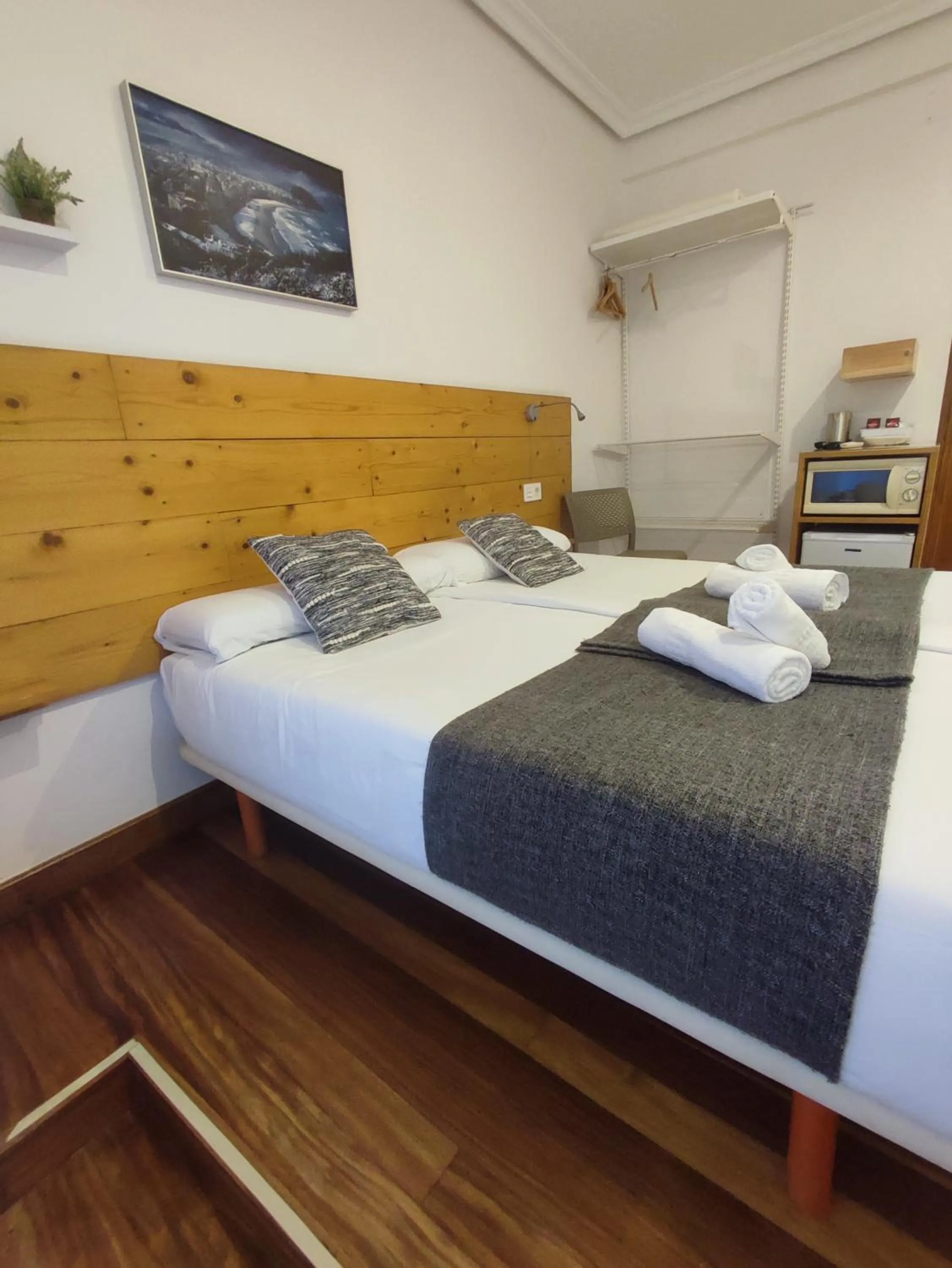 Bedroom, Bed in Pensión Urkia