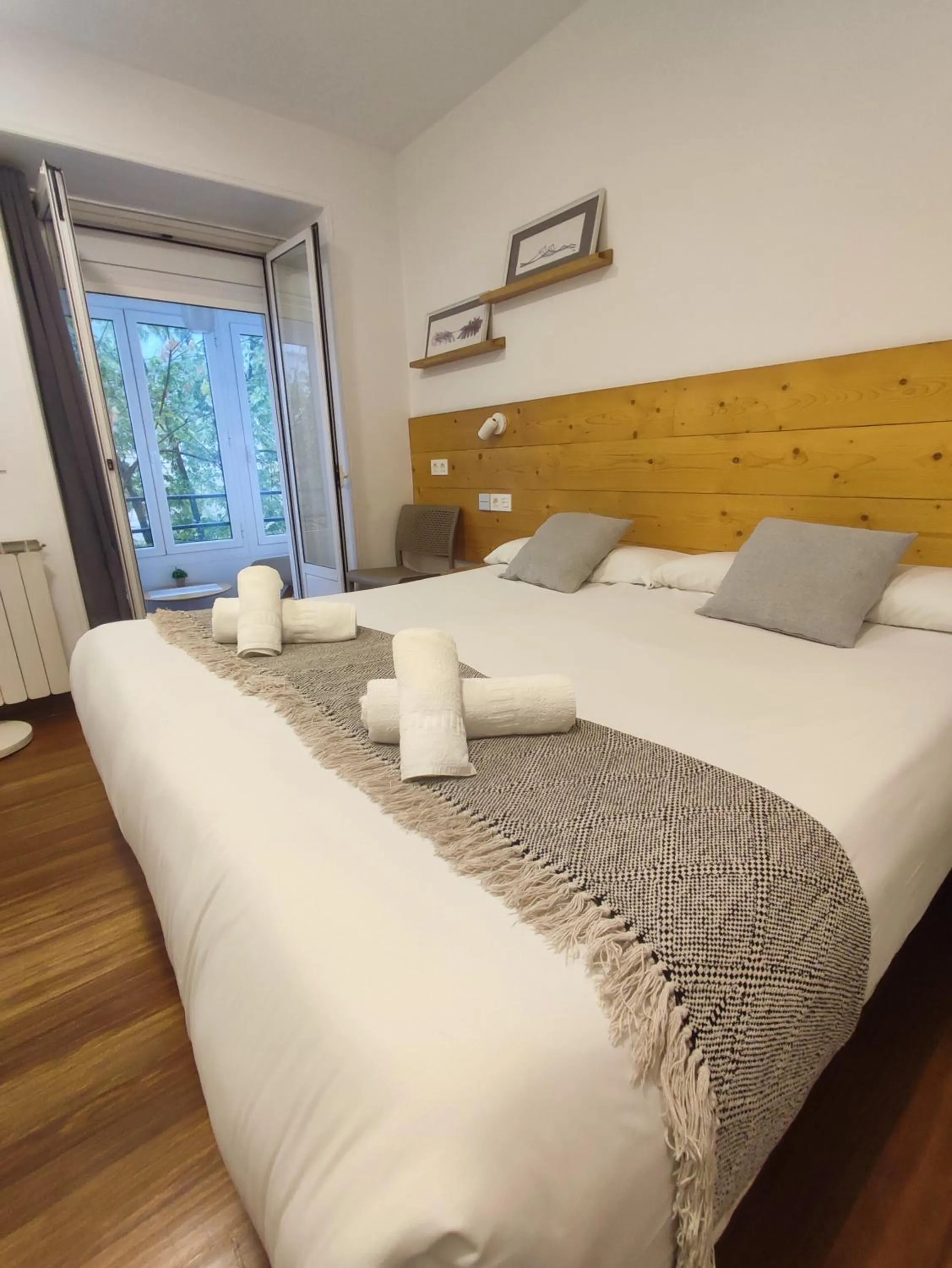 Bedroom, Bed in Pensión Urkia