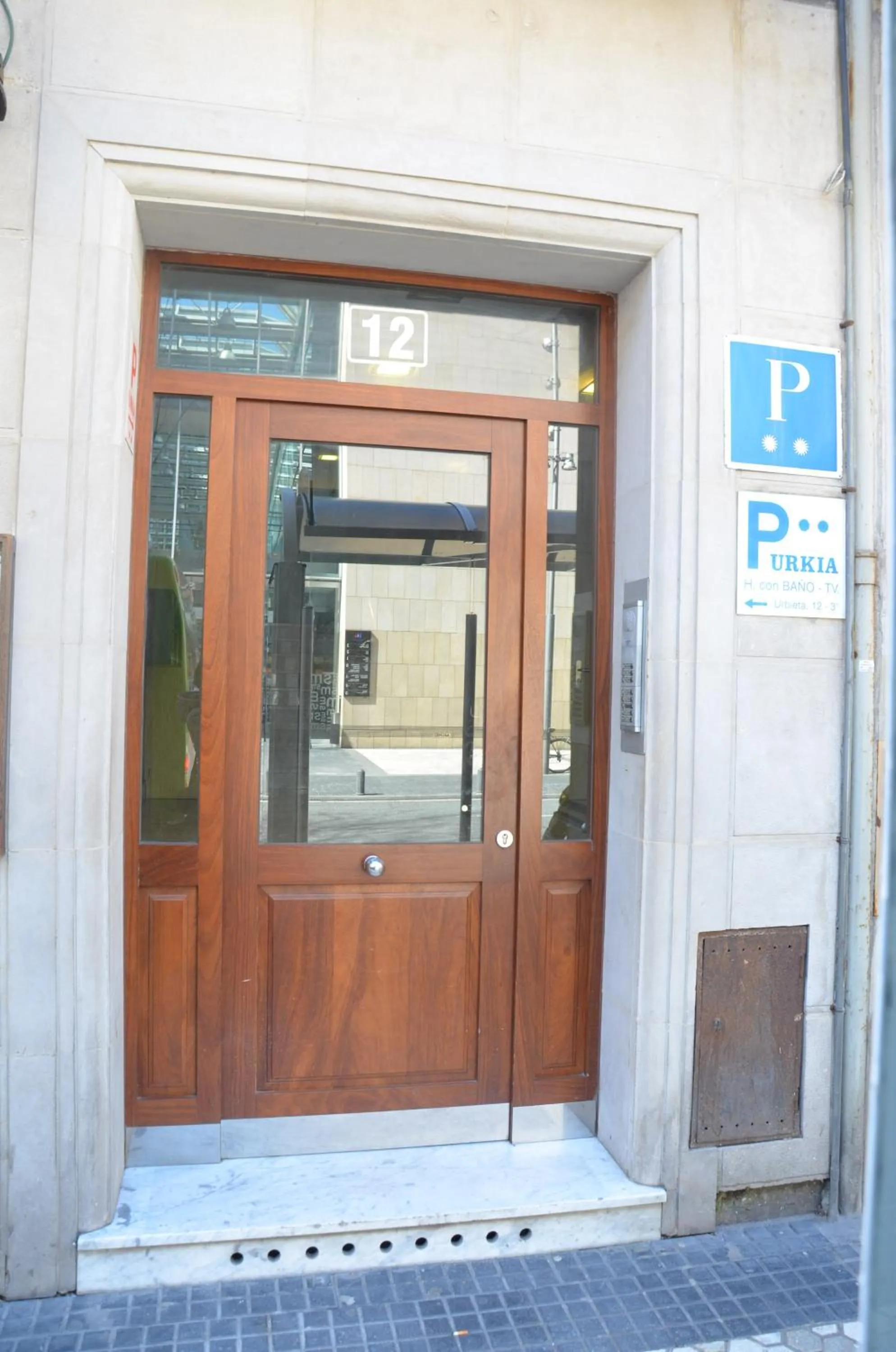 Facade/entrance in Pensión Urkia