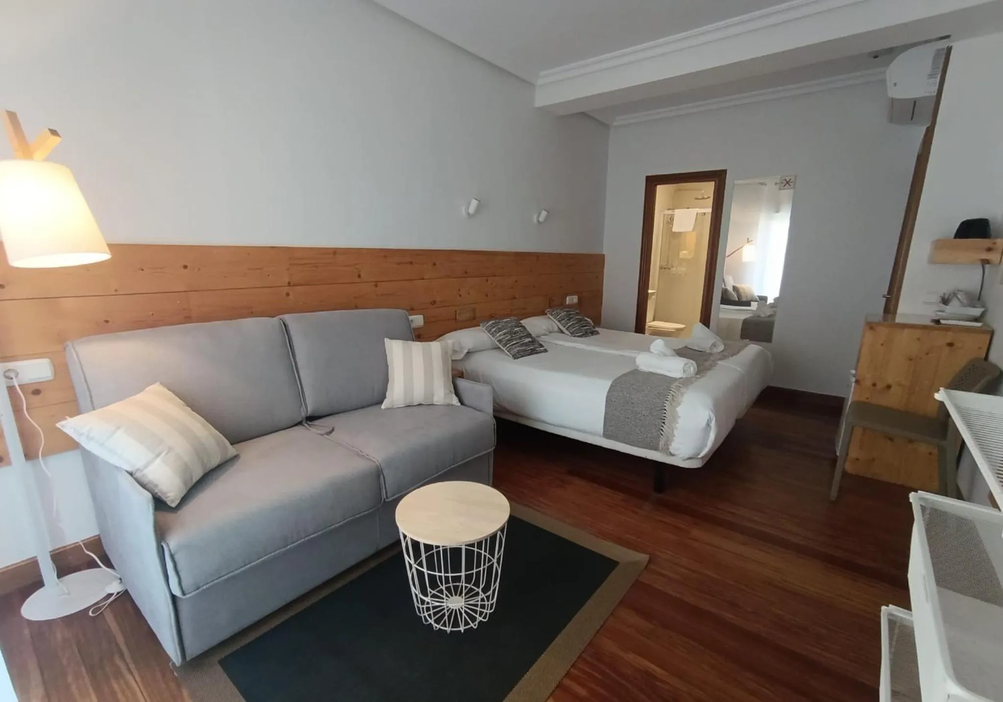 Bedroom, Bed in Pensión Urkia