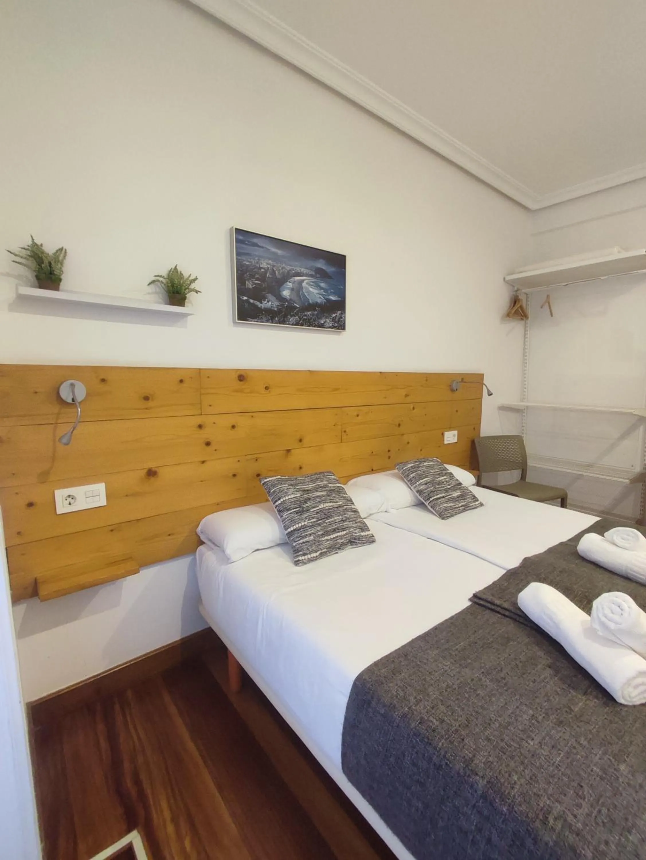 Bedroom, Bed in Pensión Urkia