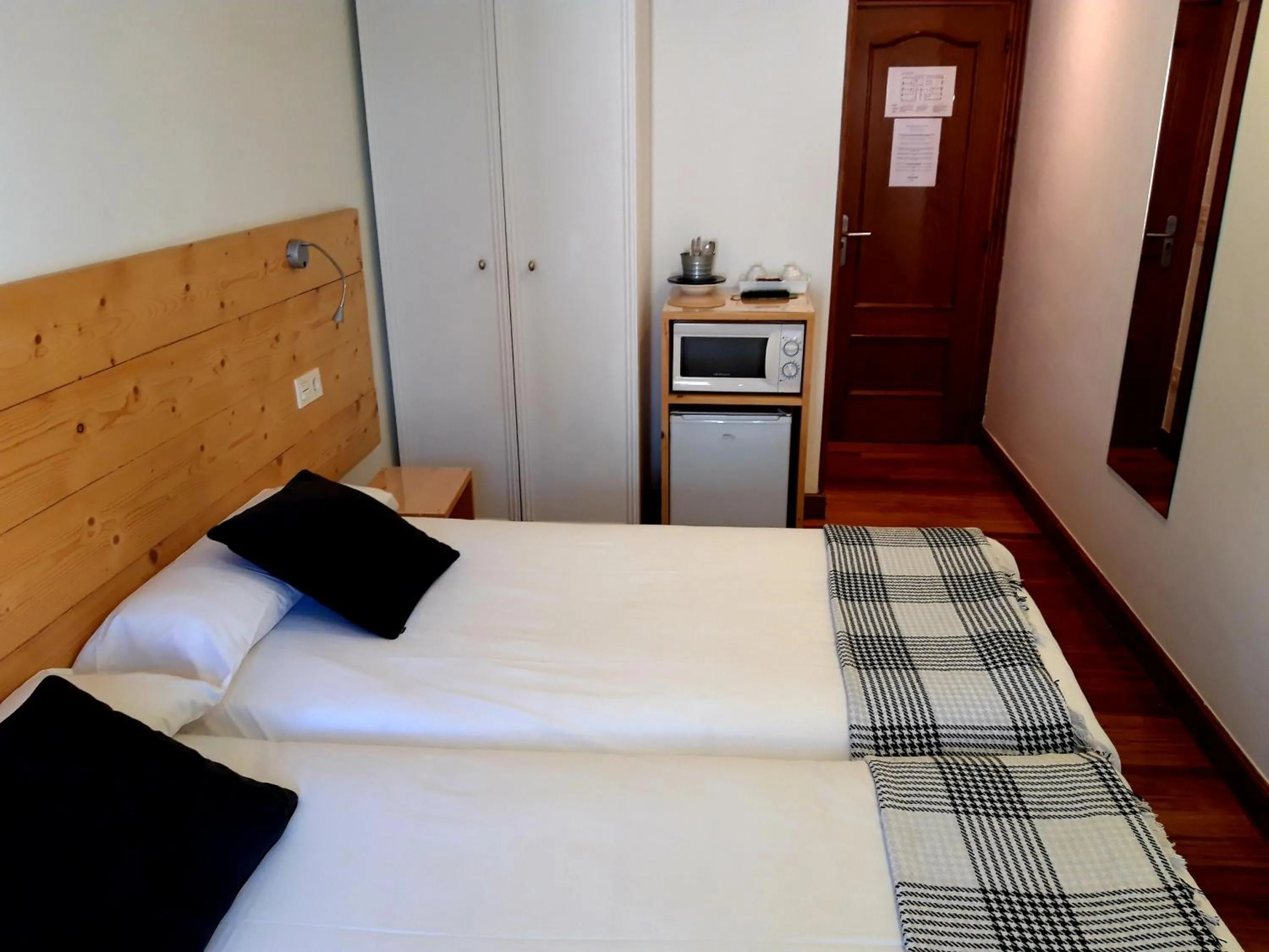 Bedroom, Bed in Pensión Urkia