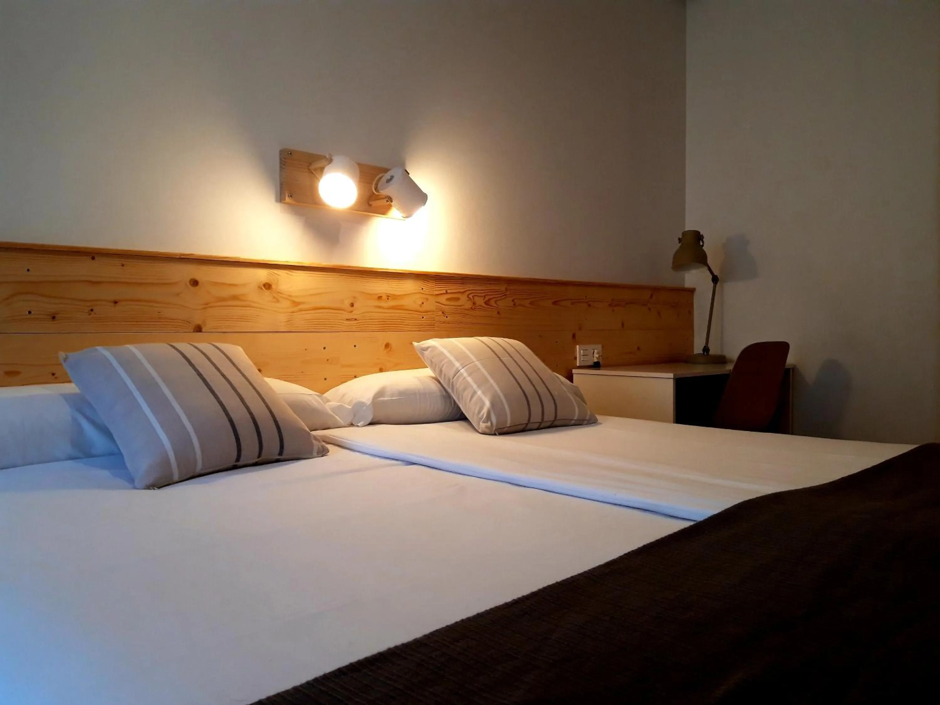 Bedroom, Bed in Pensión Urkia