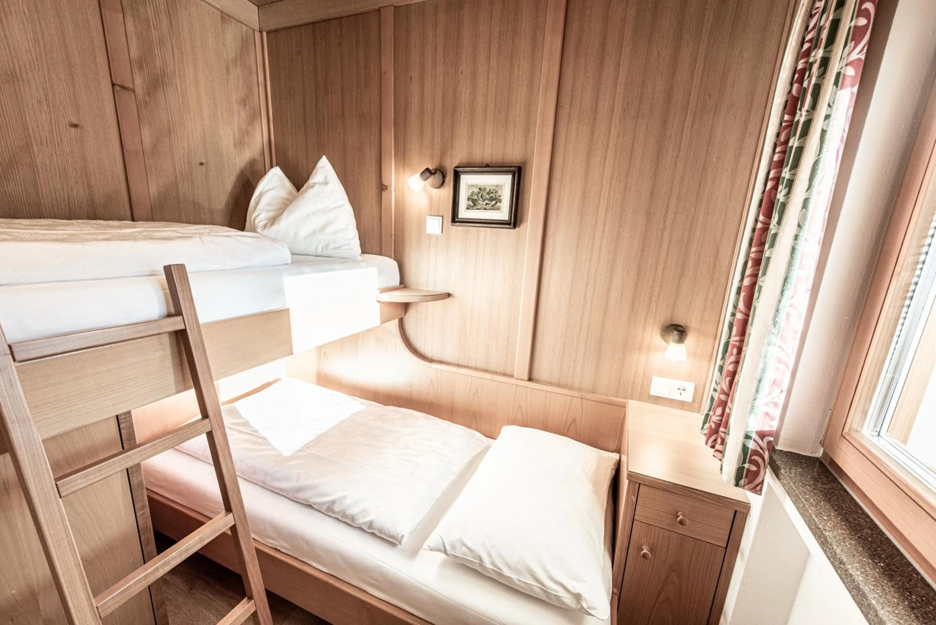 Bed in Aparthotel Kastel Seiser Alm