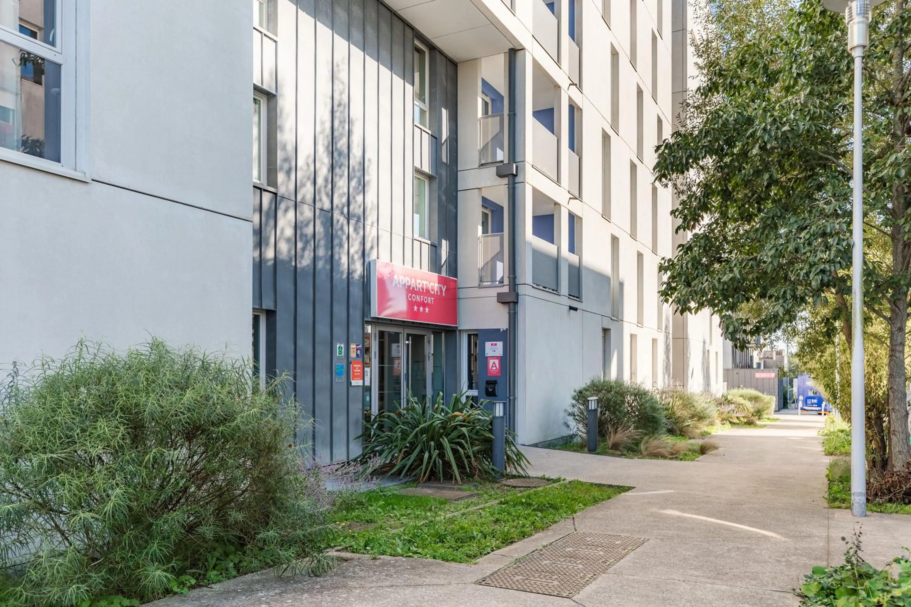 Facade/entrance in Appart'City Confort Saint-Nazaire Océan