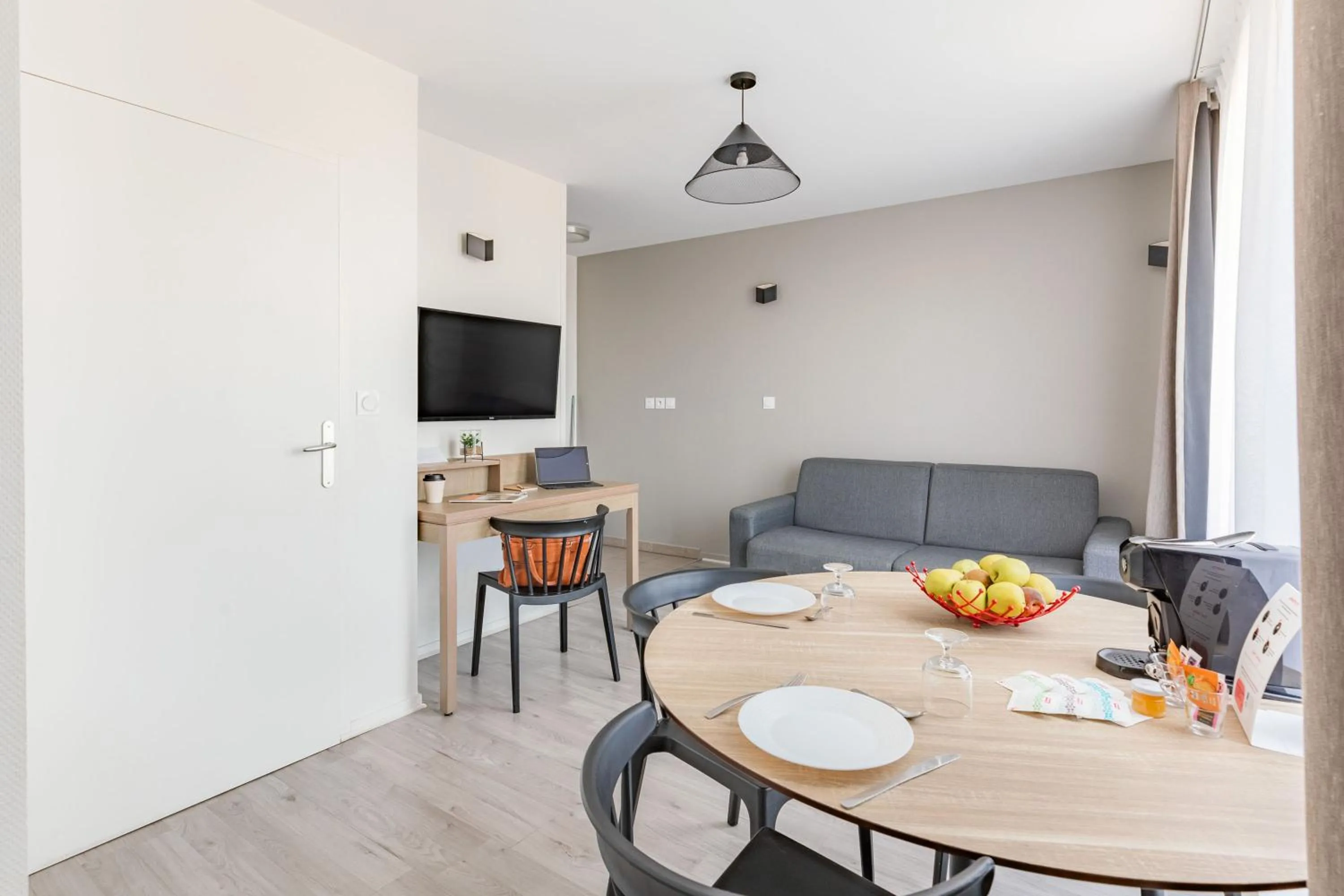 TV and multimedia in Appart'City Confort Saint-Nazaire Océan