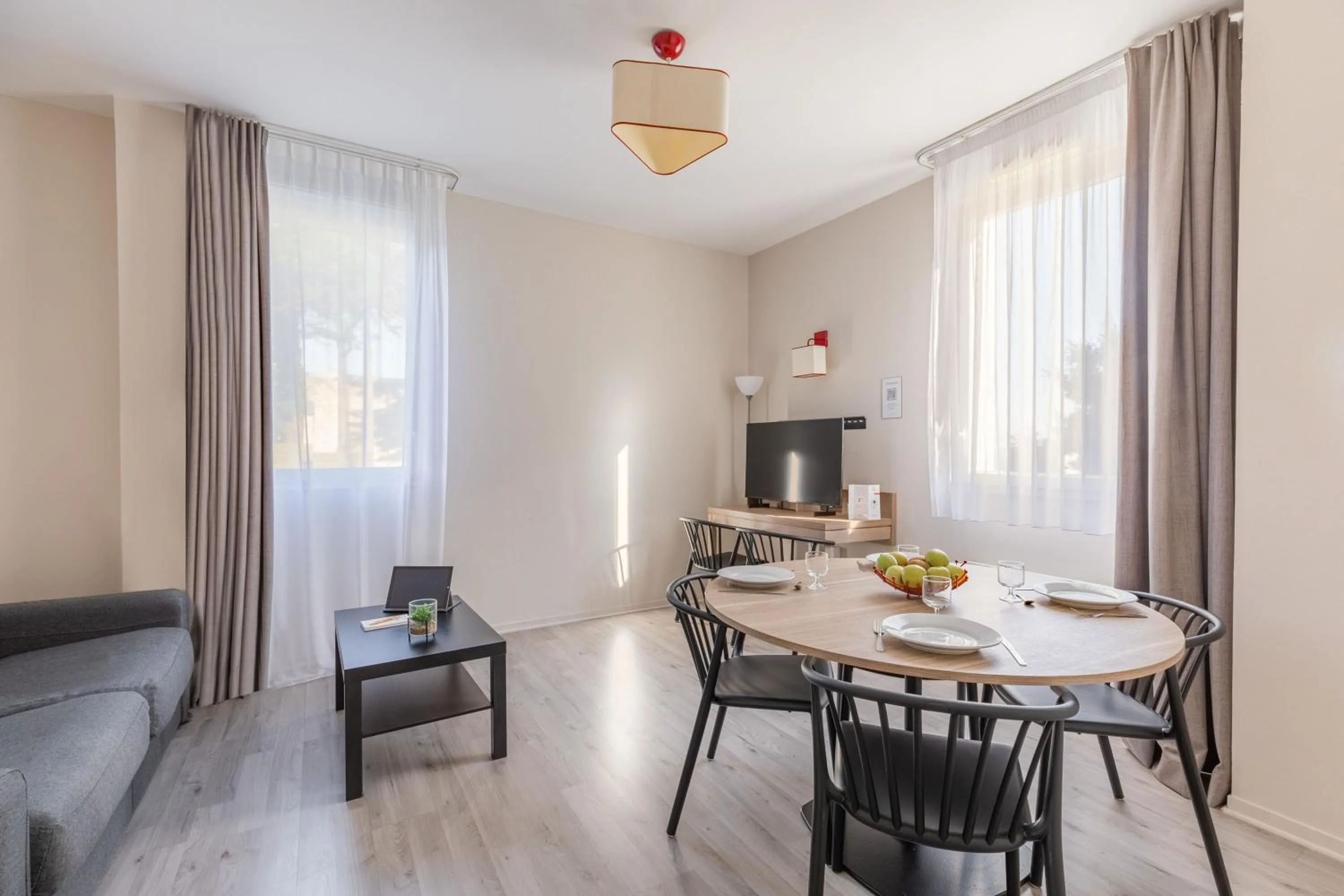 TV and multimedia in Appart'City Confort Saint-Nazaire Océan