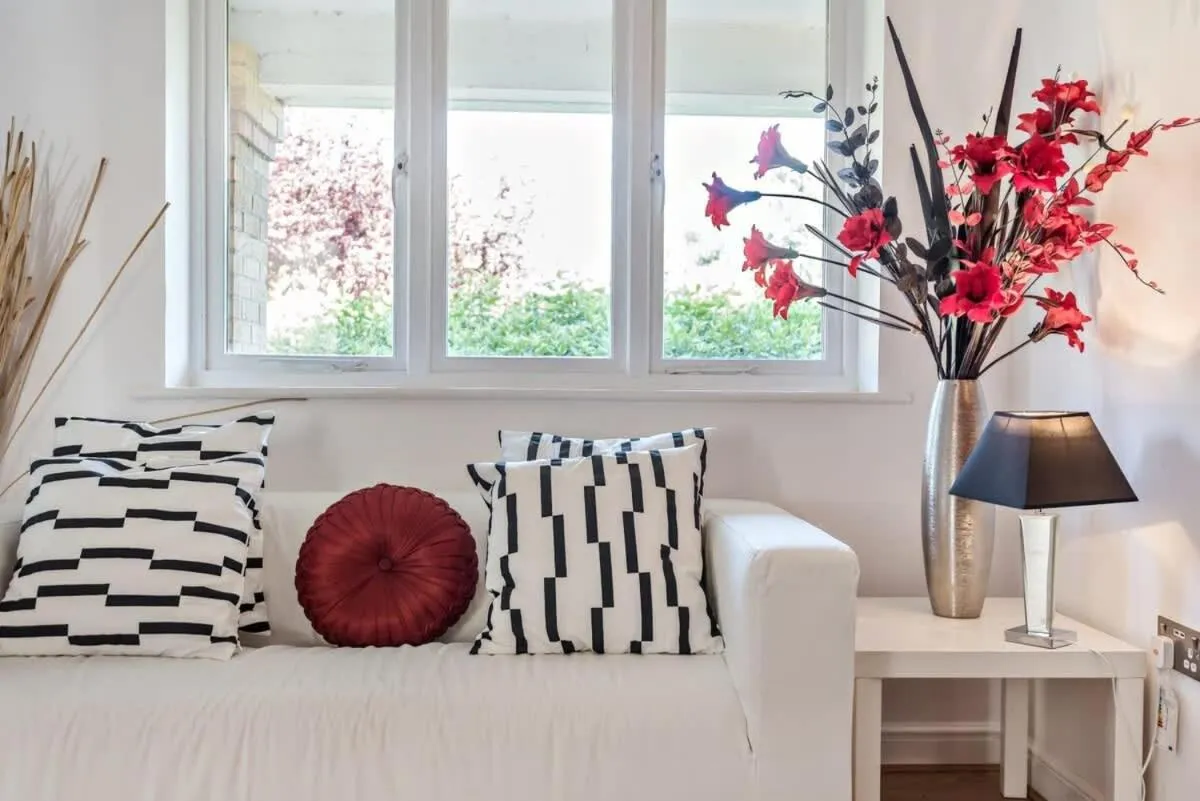 2 Bed Flat, Dedicated workspace, Parking, 4KTV