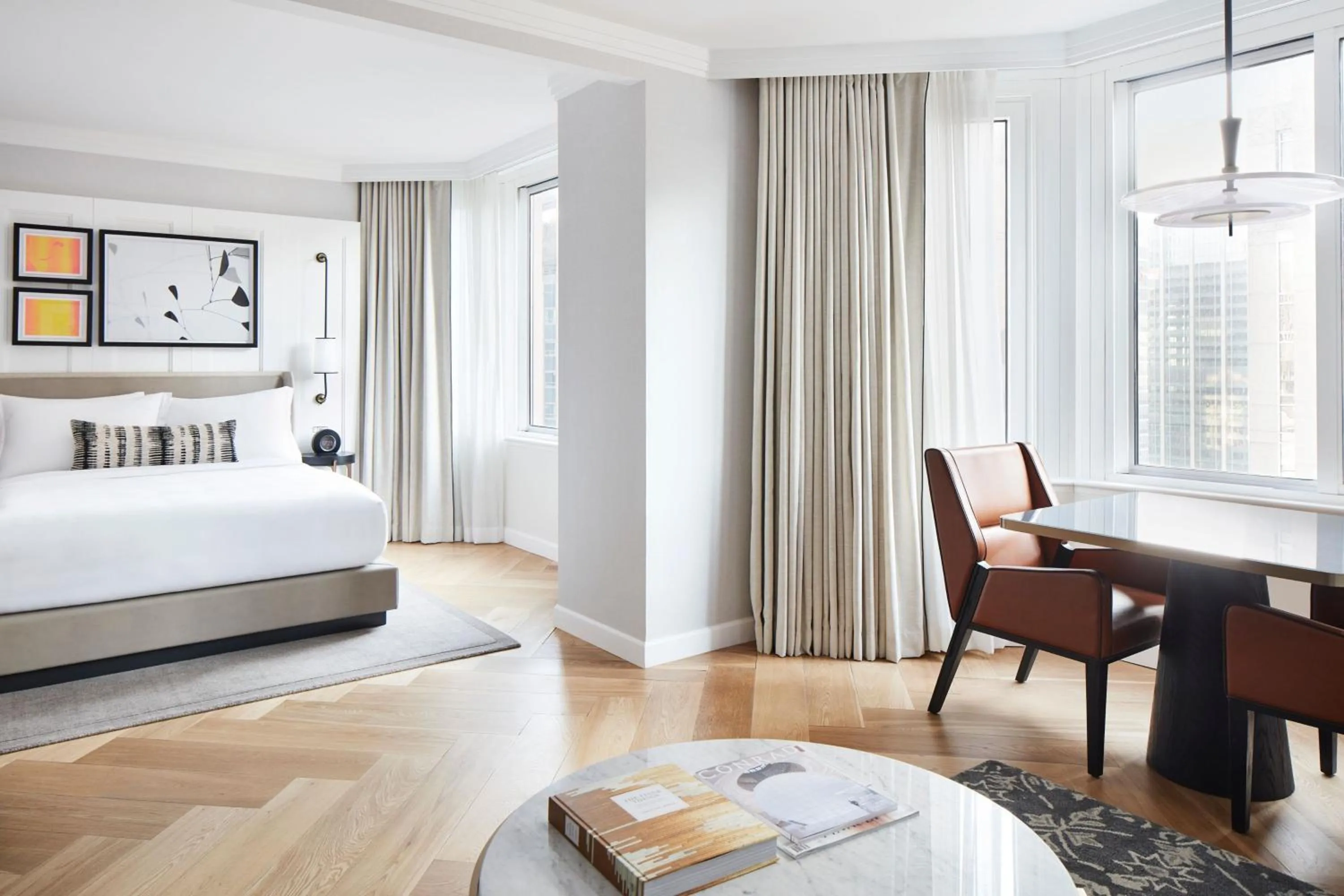 Photo of the whole room, Bed in The Luxury Collection Hotel Manhattan Midtown