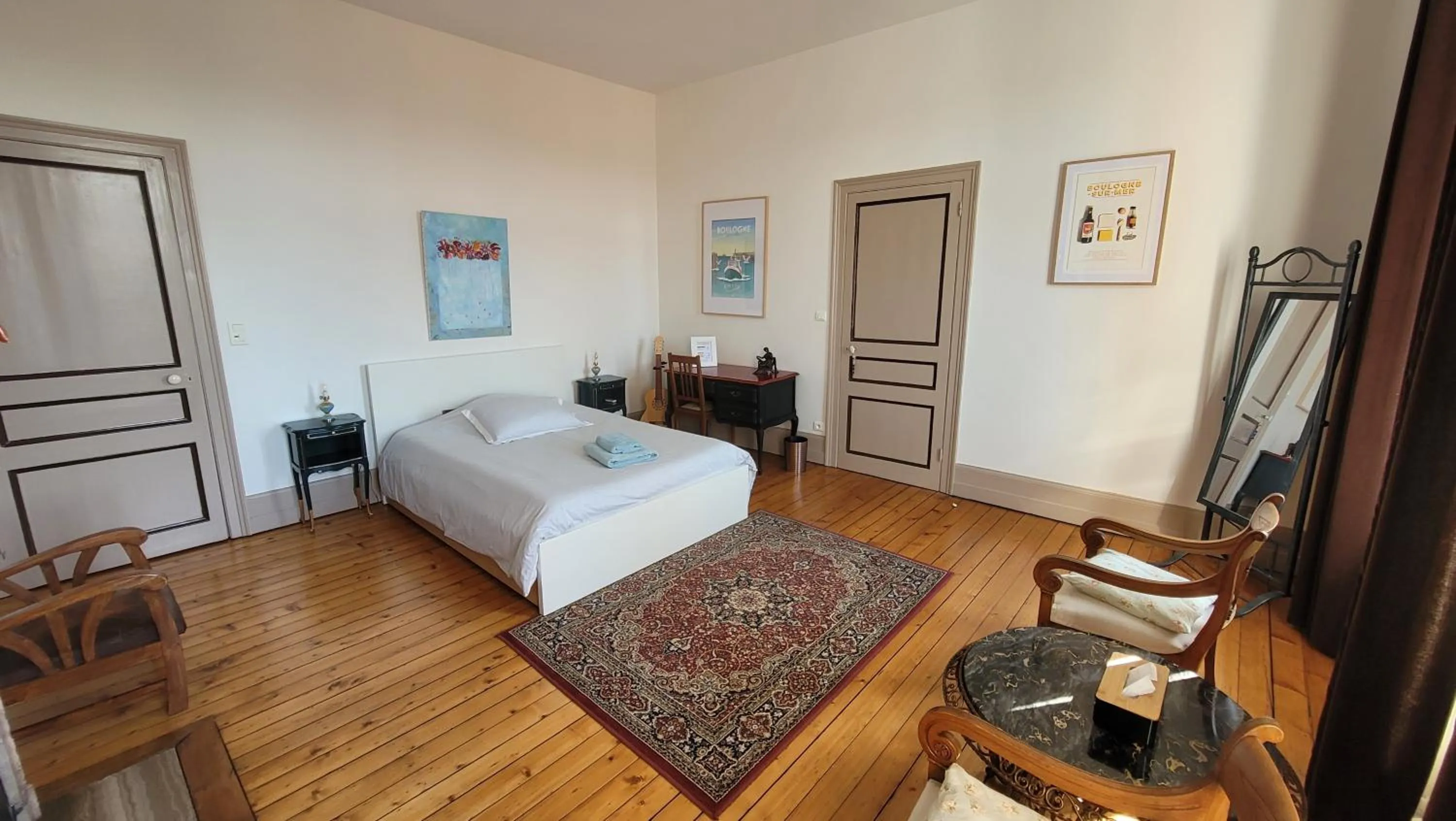 Decorative detail, Bed in La Belle Boulonnaise