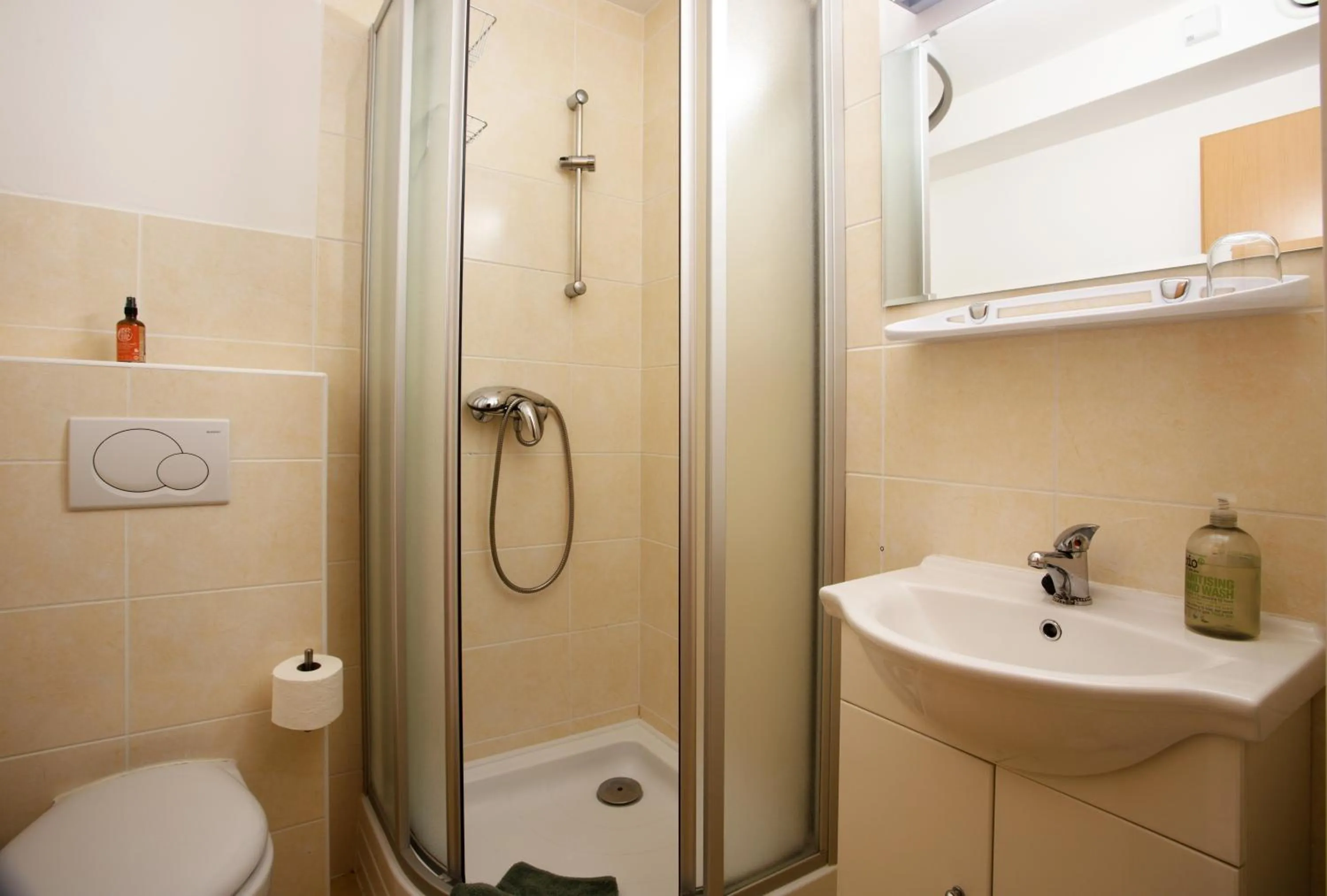 Toilet in Apartmány Bramborka