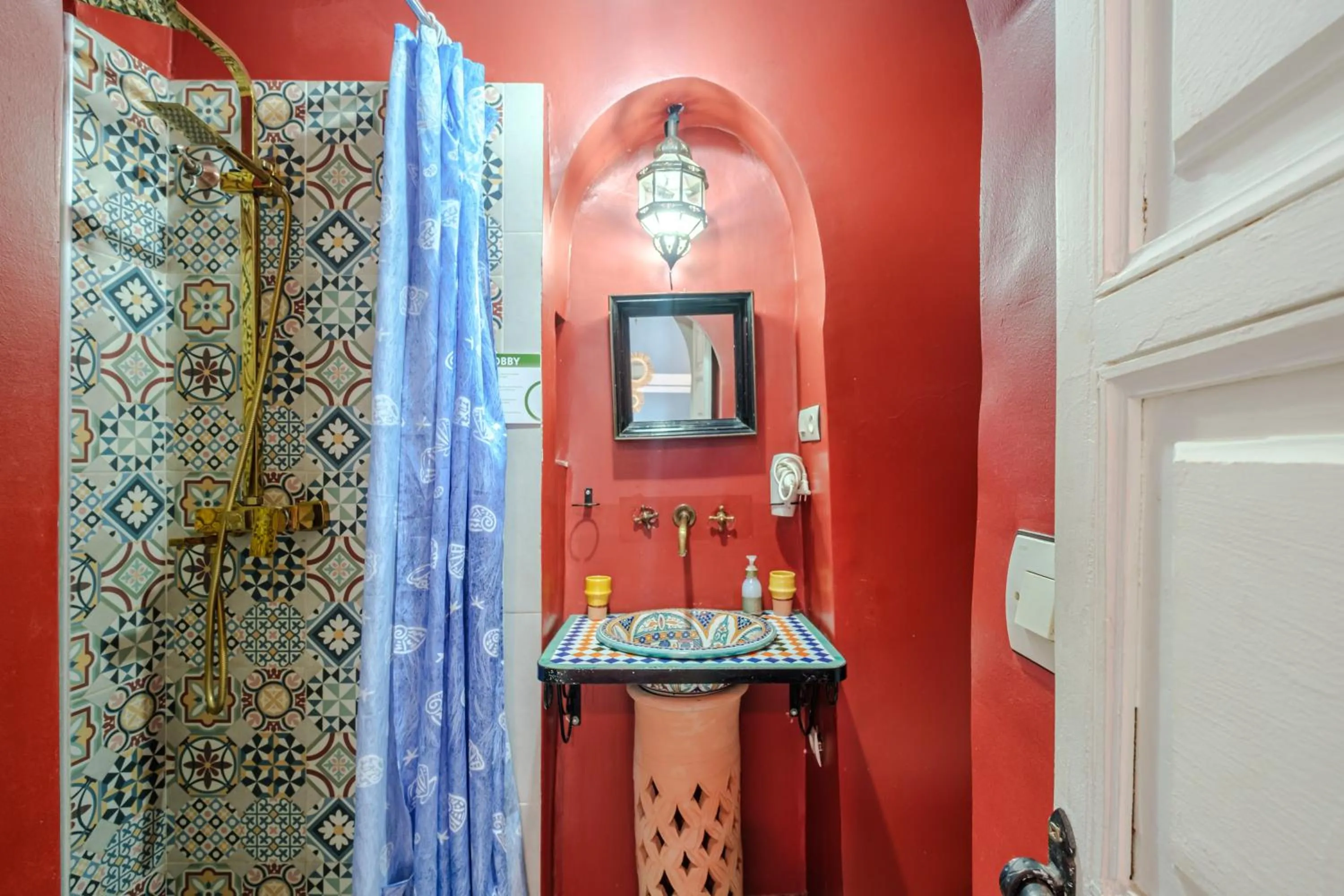 Shower in Riad Bobby Marrakech