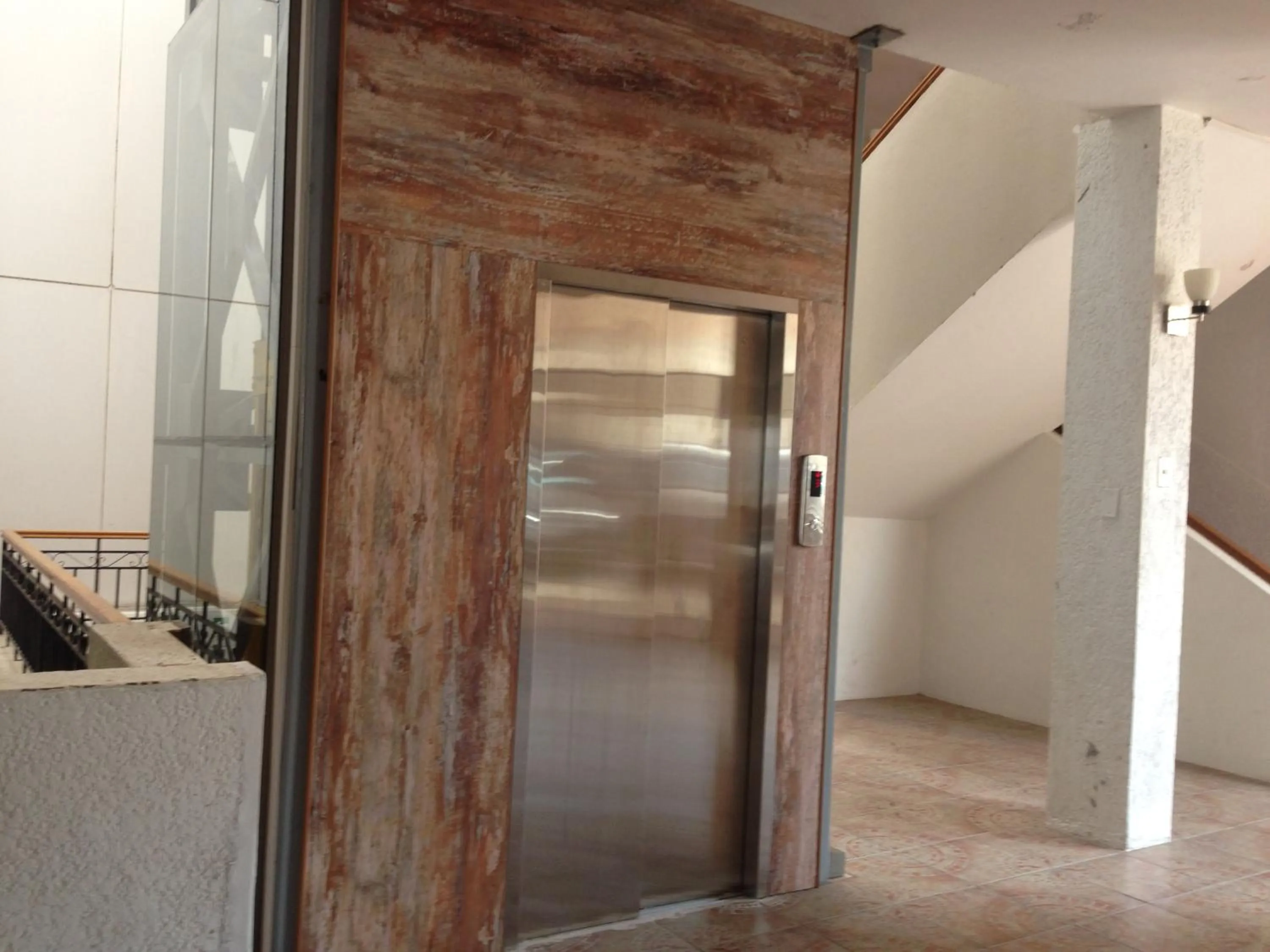 elevator in Amaru Hotel