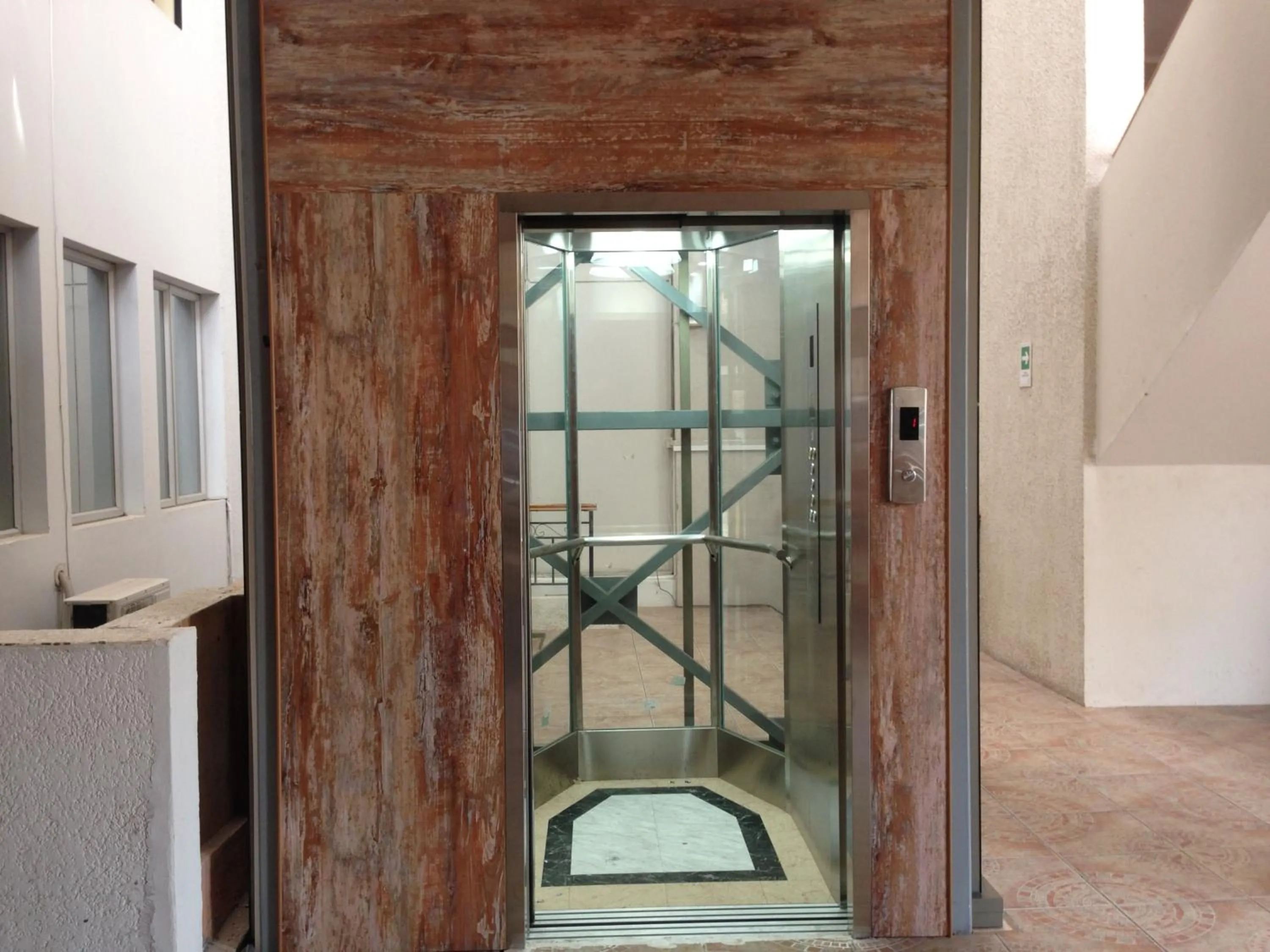 Area and facilities in Amaru Hotel