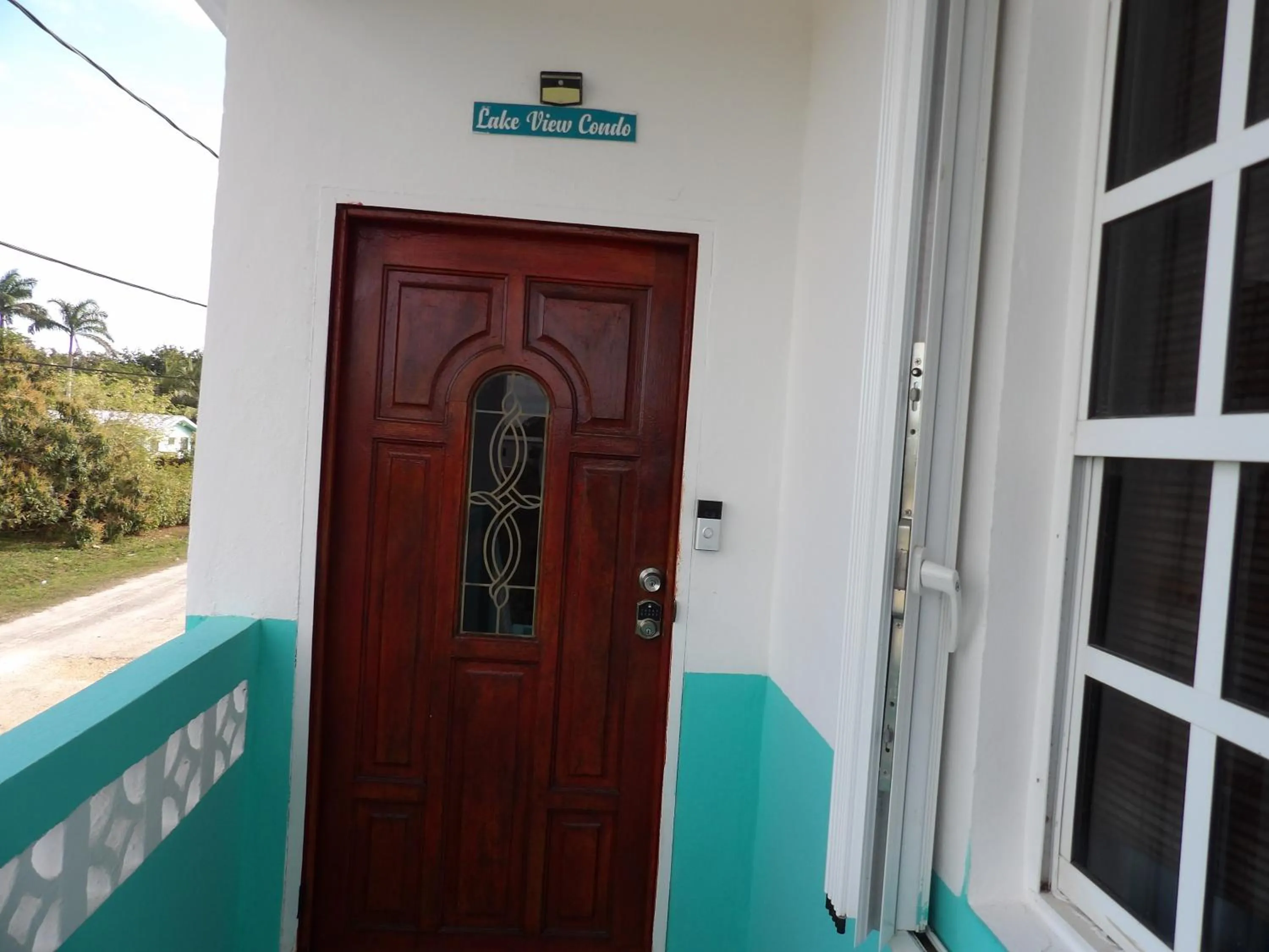 Facade/entrance in LAKE VIEW CONDO