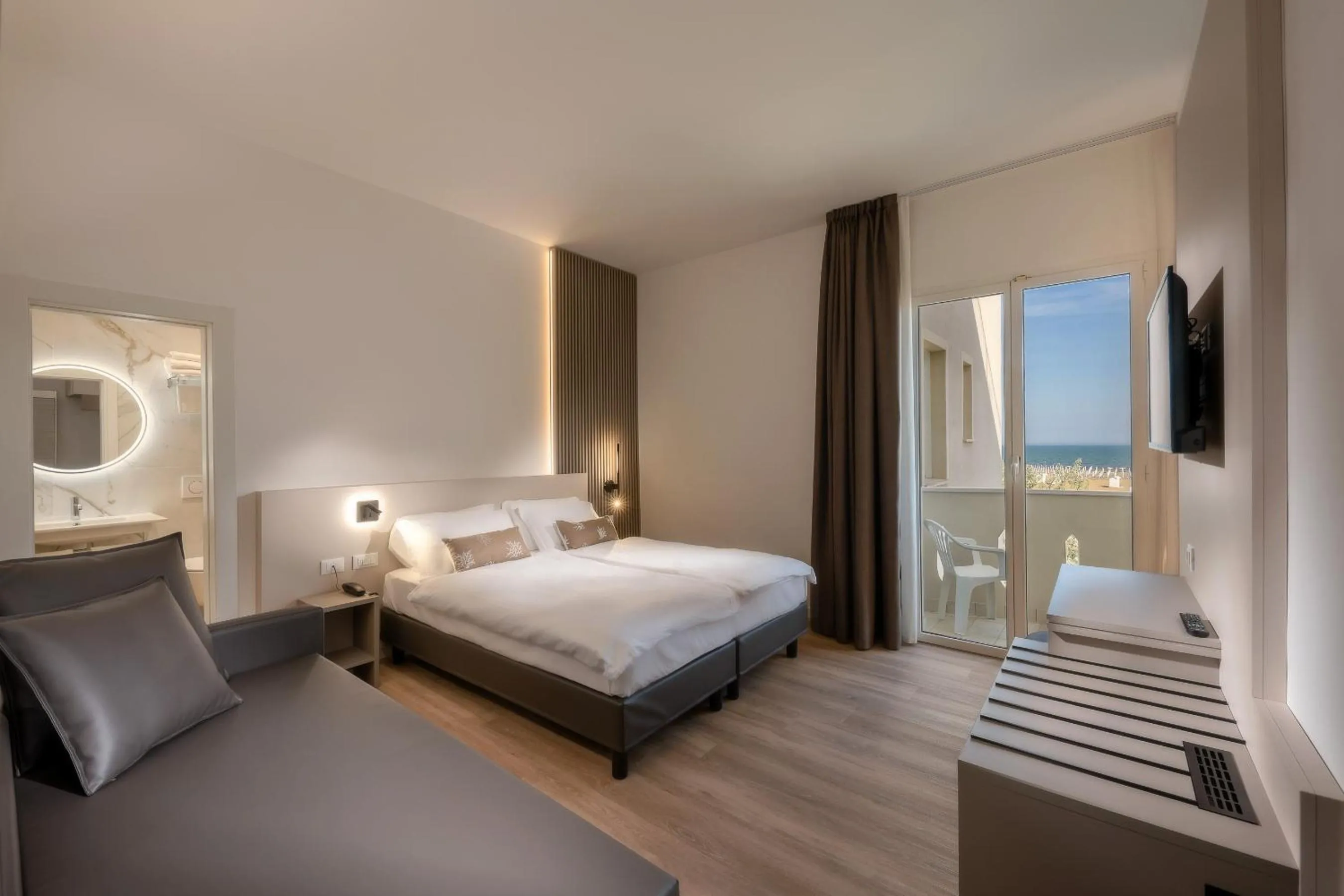 Photo of the whole room, Bed in Hotel Delfino
